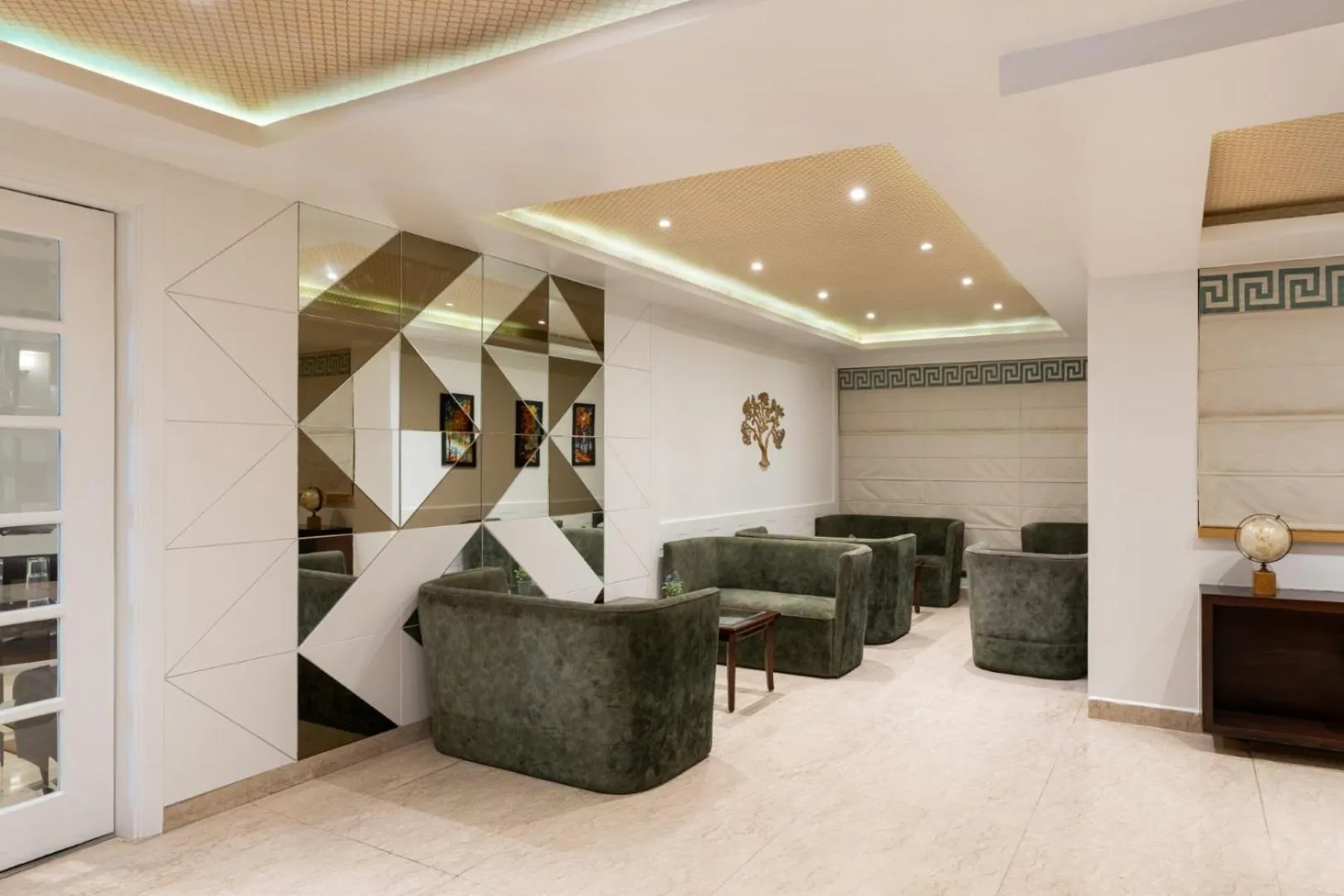 Lobby or reception in Clarks Inn Bhowali, Nainital