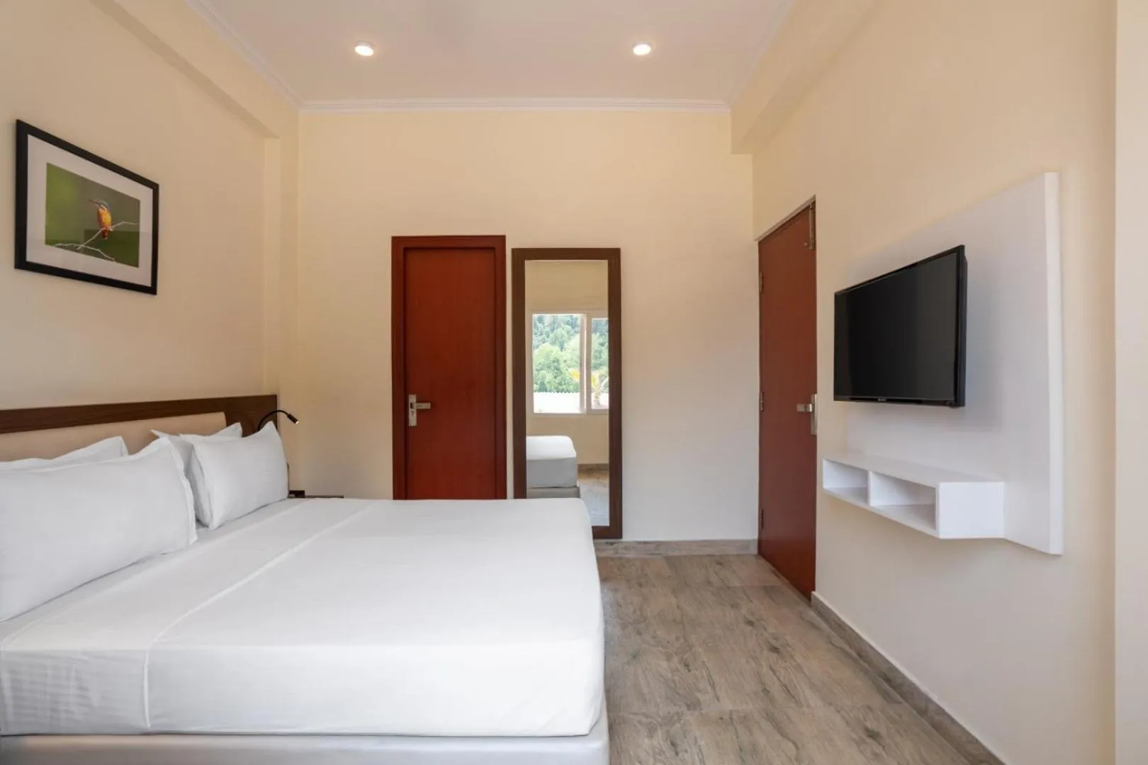 Bed in Clarks Inn Bhowali, Nainital