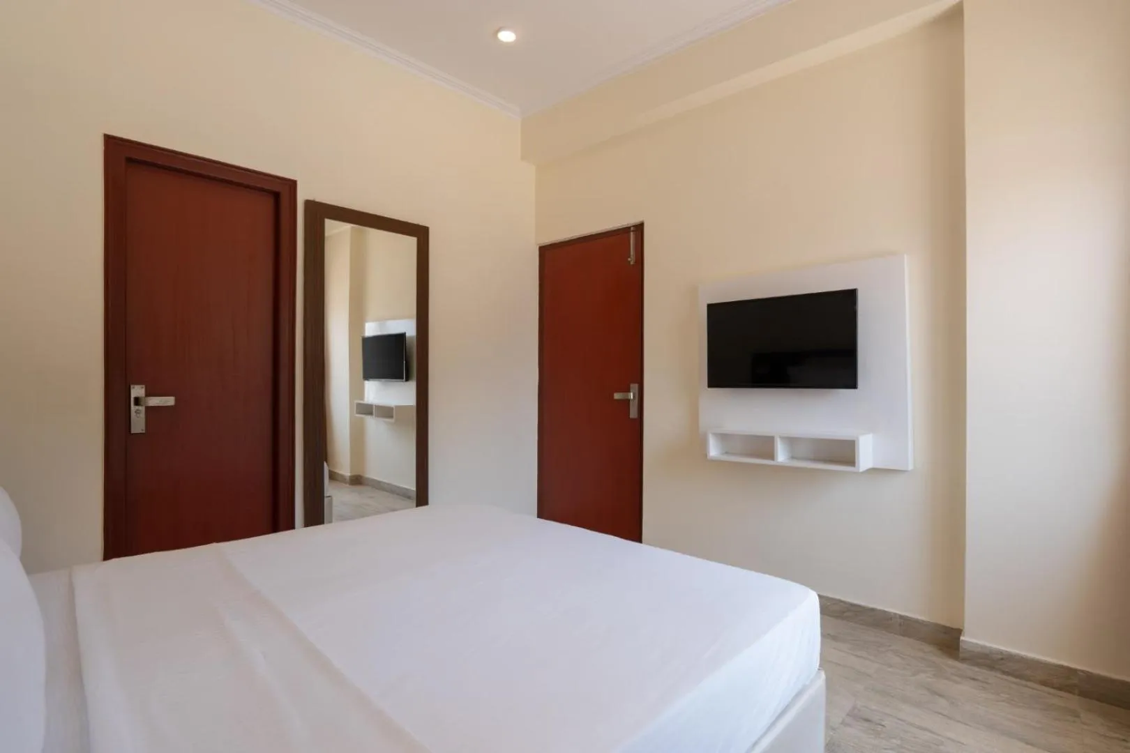 Bed in Clarks Inn Bhowali, Nainital