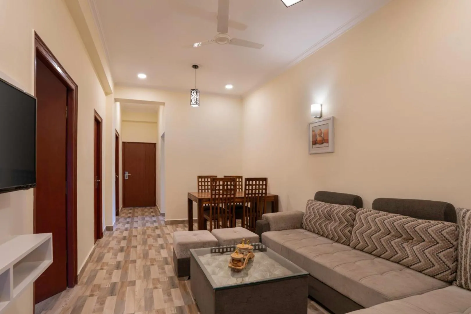 TV and multimedia in Clarks Inn Bhowali, Nainital