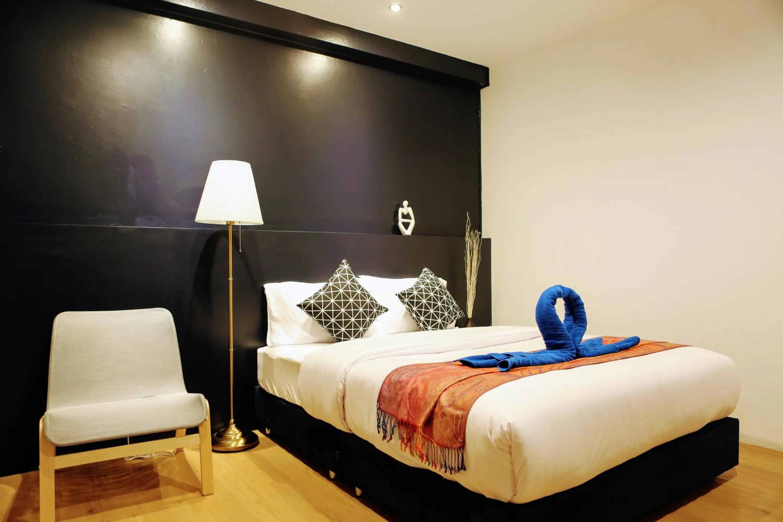 Photo of the whole room, Bed in The Resto