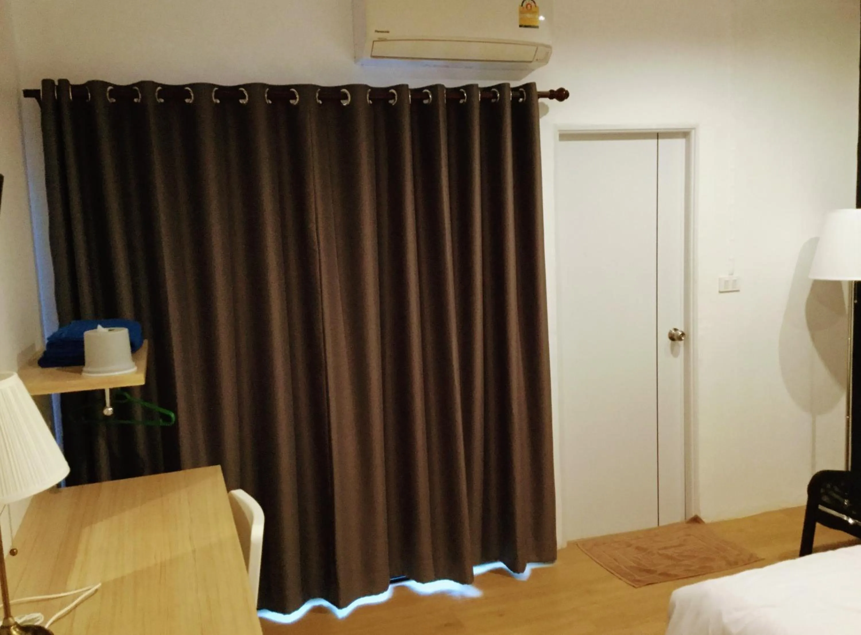 Photo of the whole room, Bed in The Resto