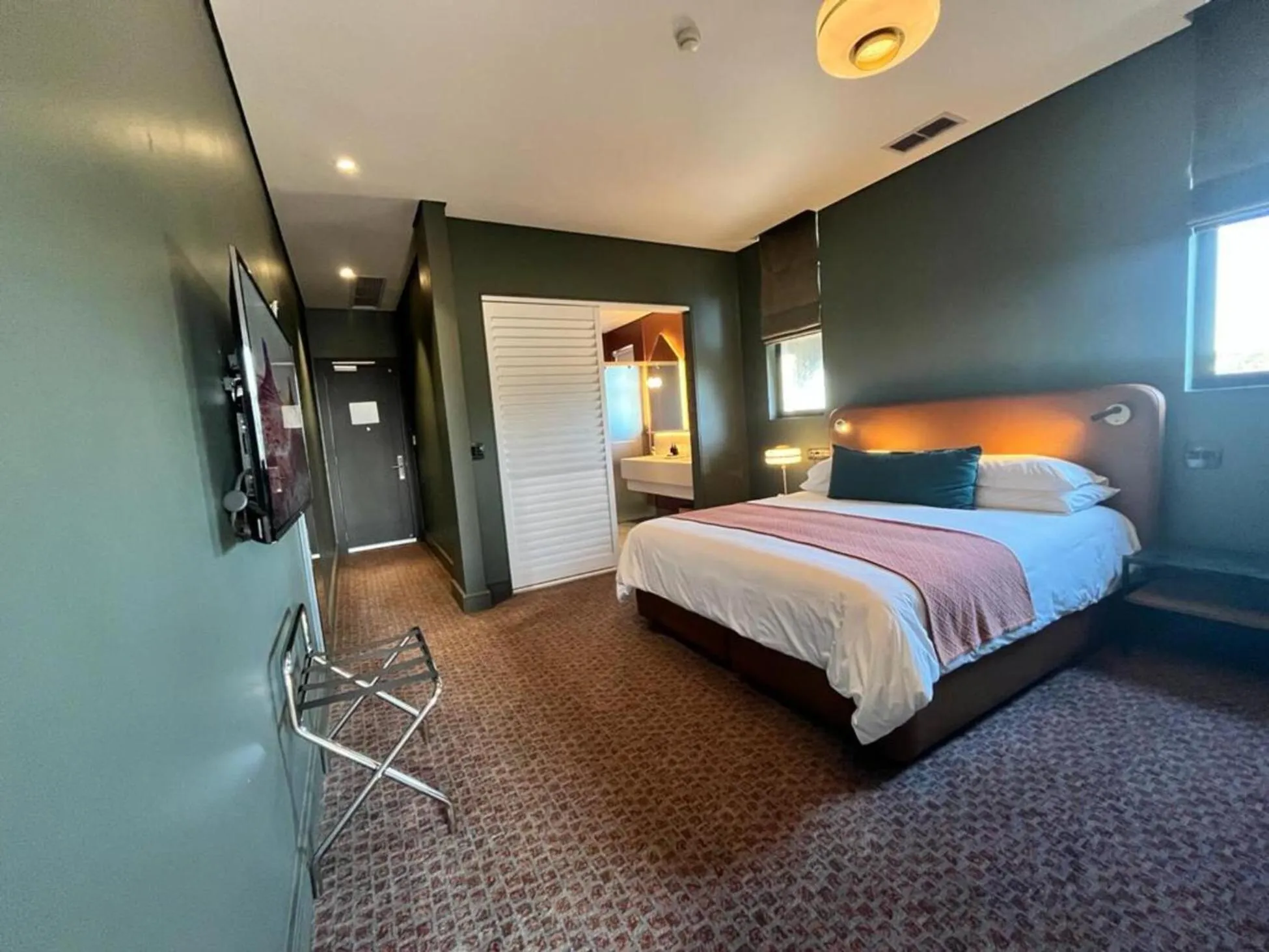 Bed in Home Suite Hotels Rosebank