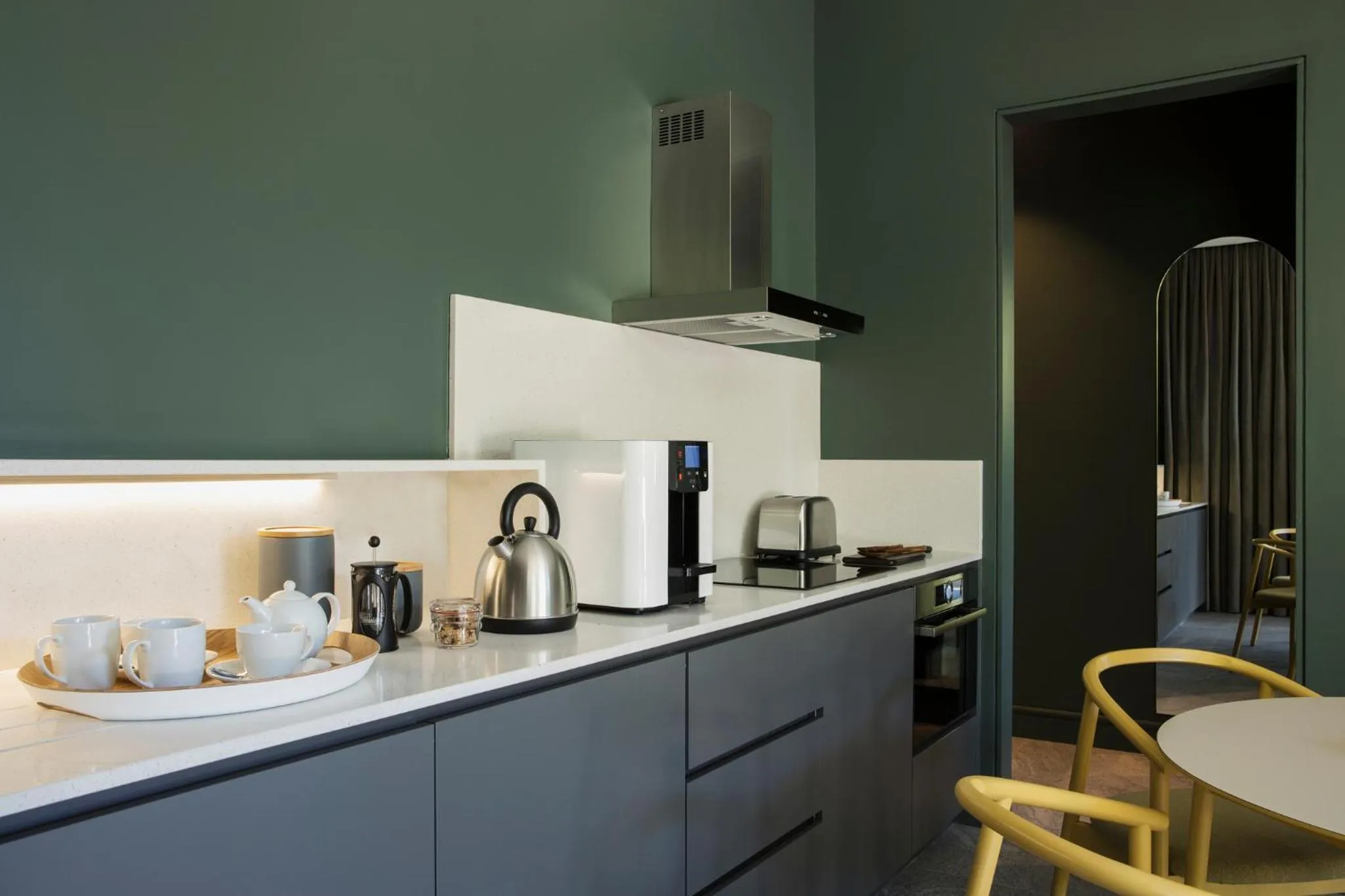 Coffee/tea facilities in Home Suite Hotels Rosebank