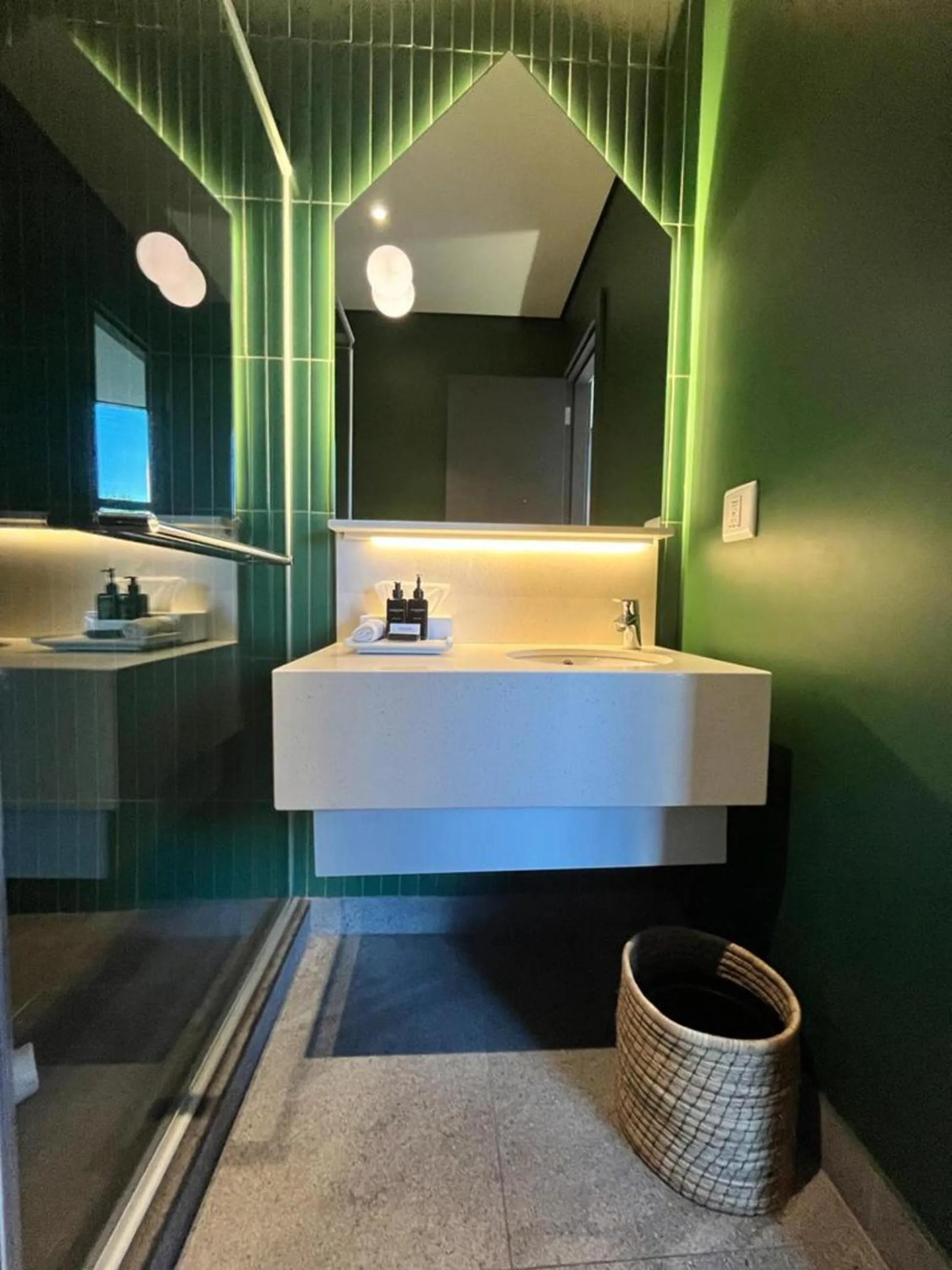 Bathroom in Home Suite Hotels Rosebank