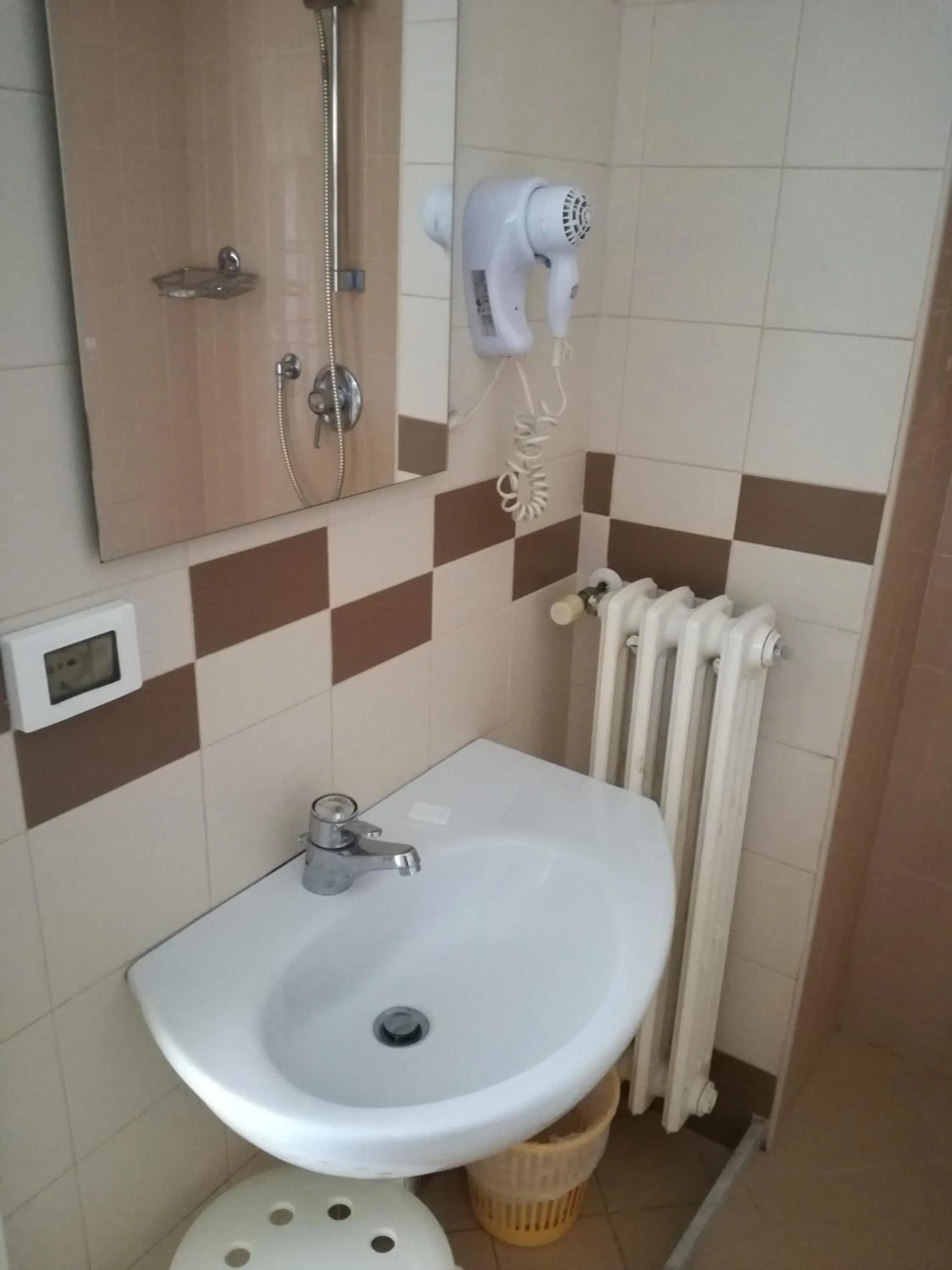 Bathroom in Albergo Giugni