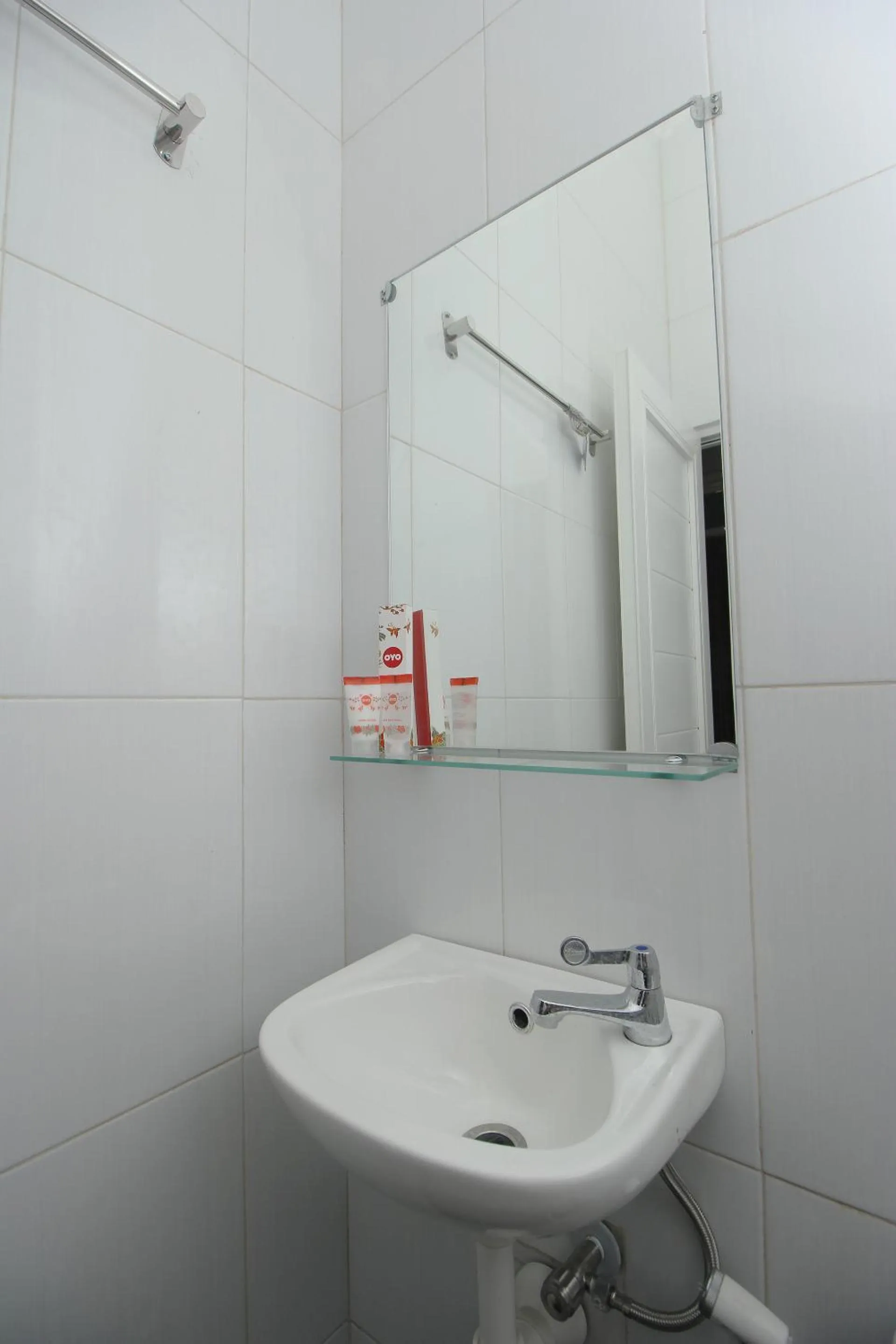 Bathroom in OYO 647 Irooms Homestay