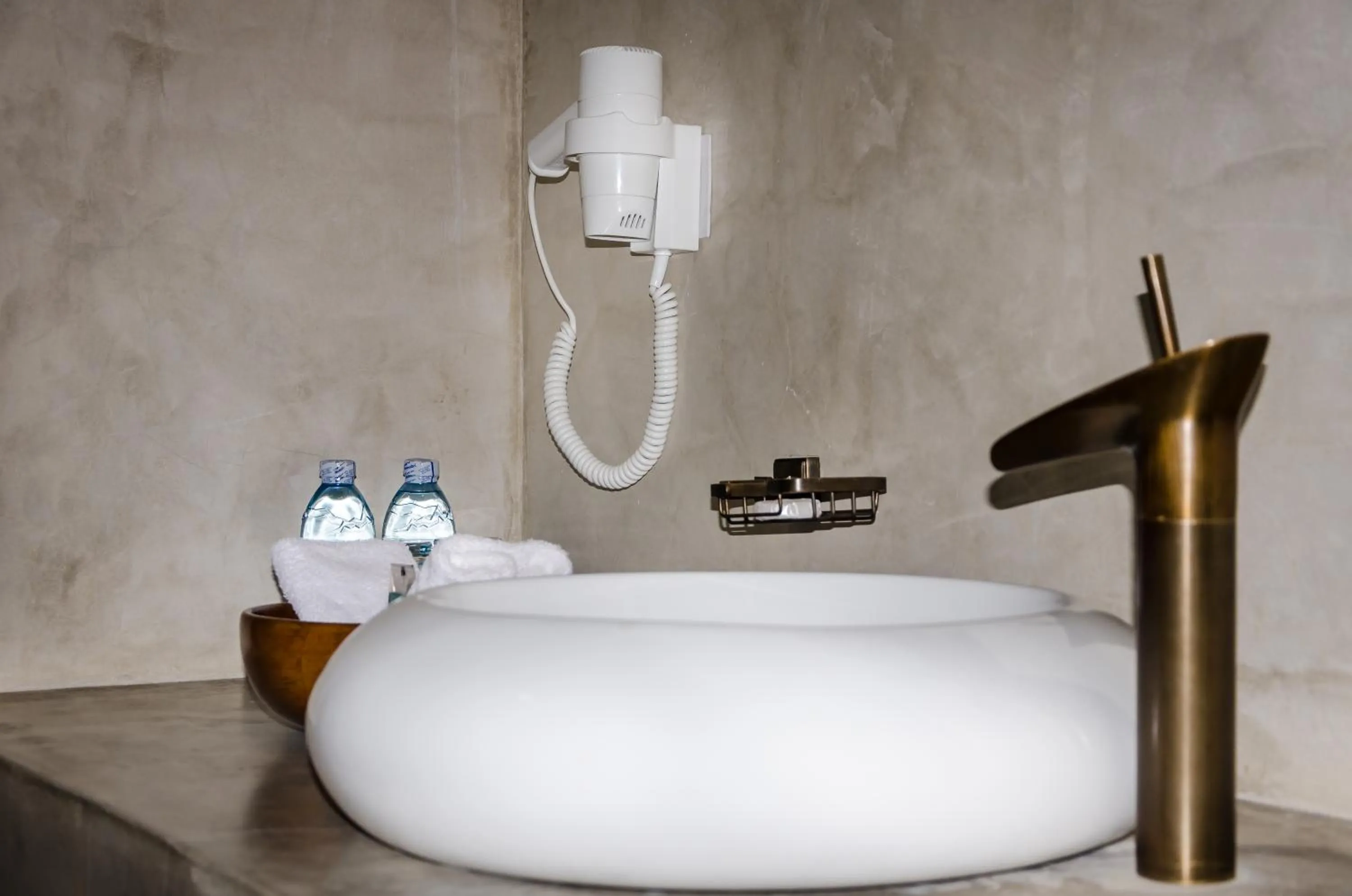 Bathroom, Bed in Emburara Farm Lodge