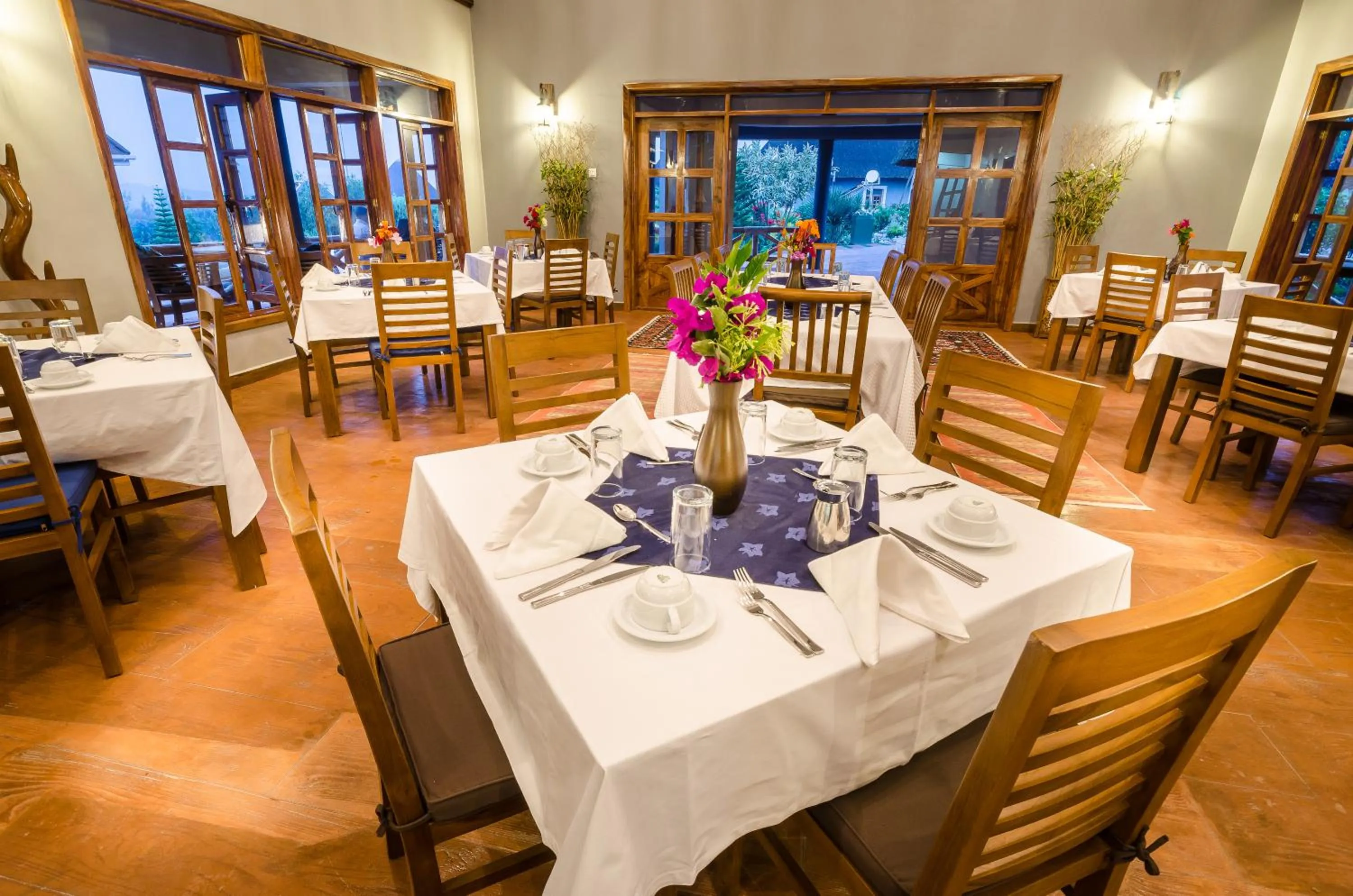 Restaurant/places to eat in Emburara Farm Lodge
