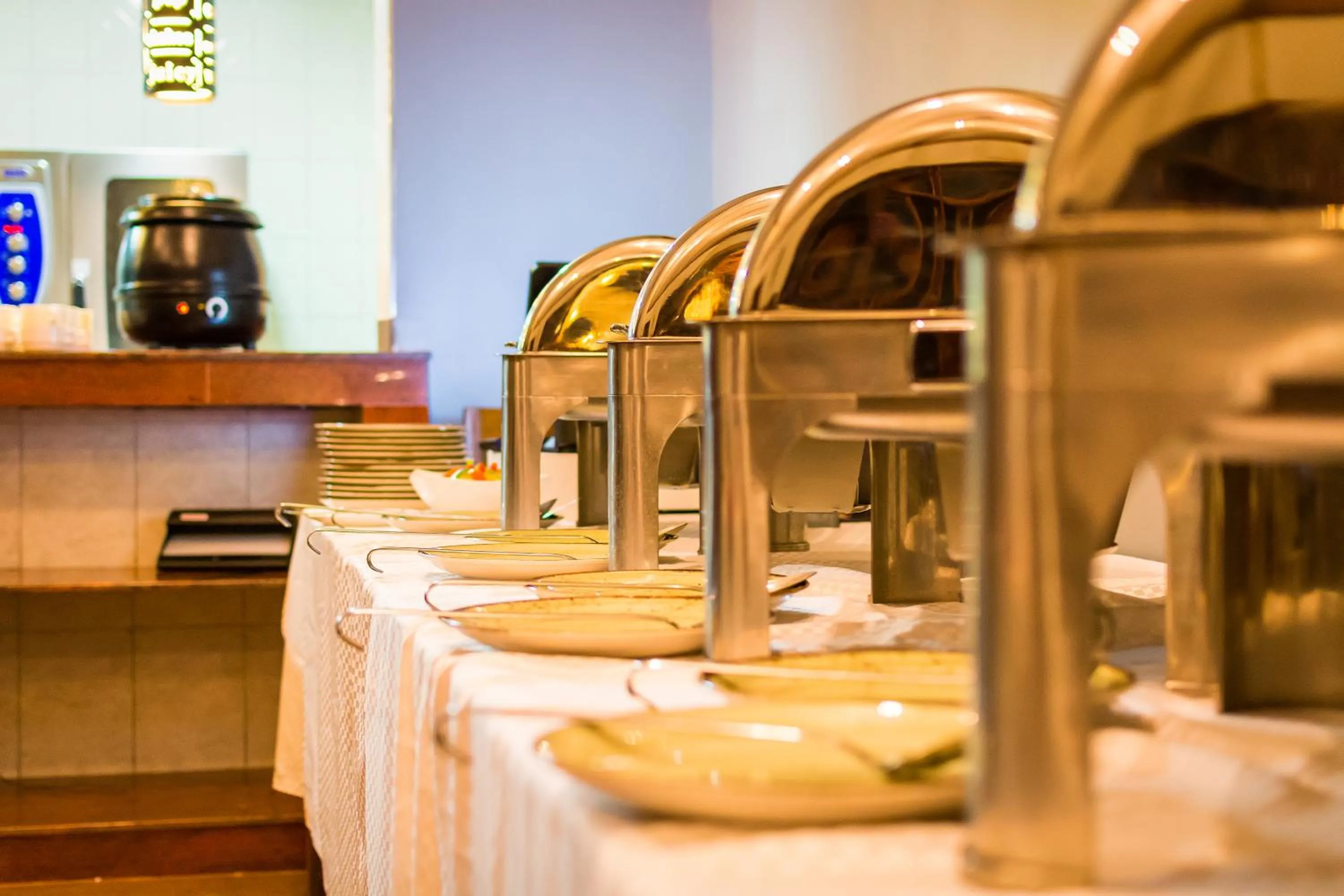 Restaurant/places to eat in Emburara Farm Lodge