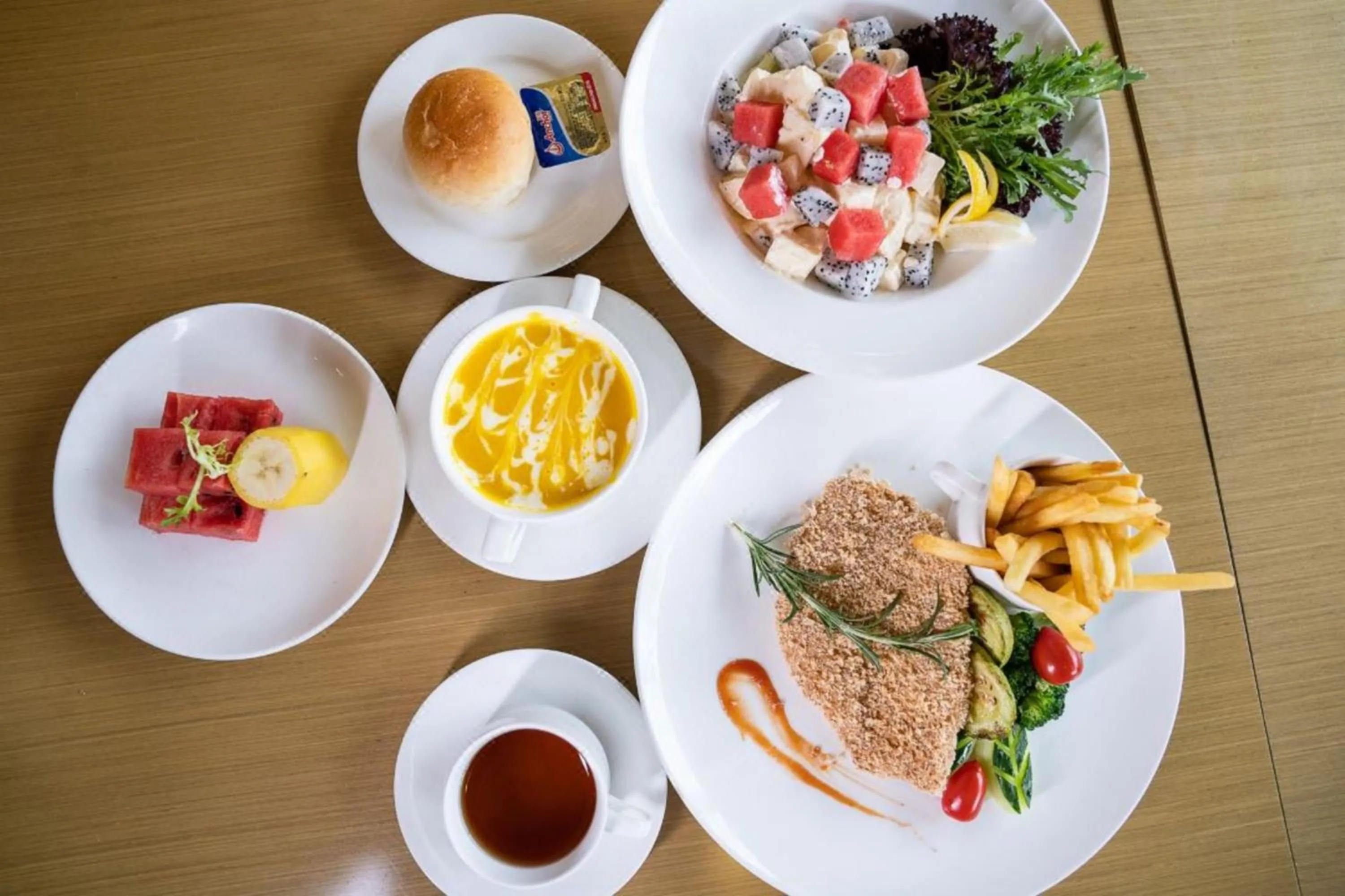 Restaurant/places to eat in Guangzhou Baiyun Airport Rejoice by Argyle Hotel Rehe Metro Exit B --Free shuttle bus is provided during the 138th Canton Fair
