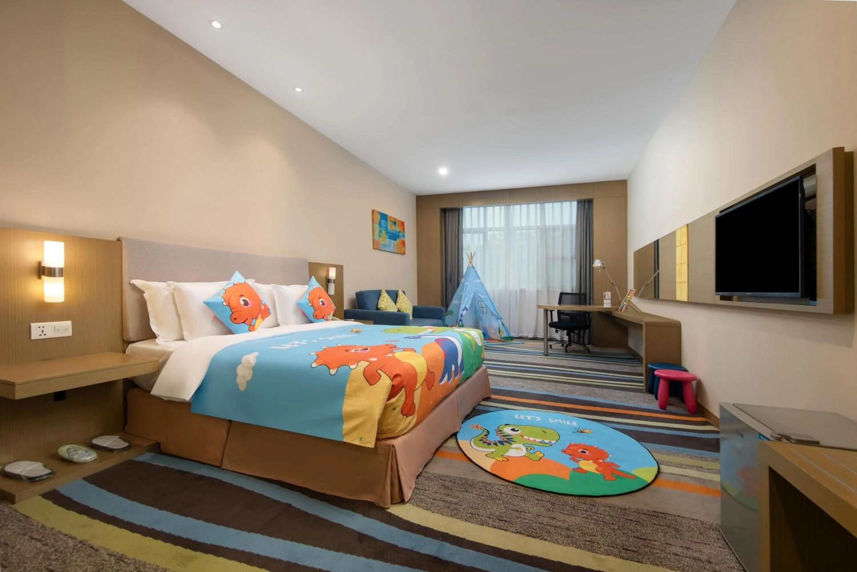 Photo of the whole room, Bed in Guangzhou Baiyun Airport Rejoice by Argyle Hotel Rehe Metro Exit B --Free shuttle bus is provided during the 138th Canton Fair