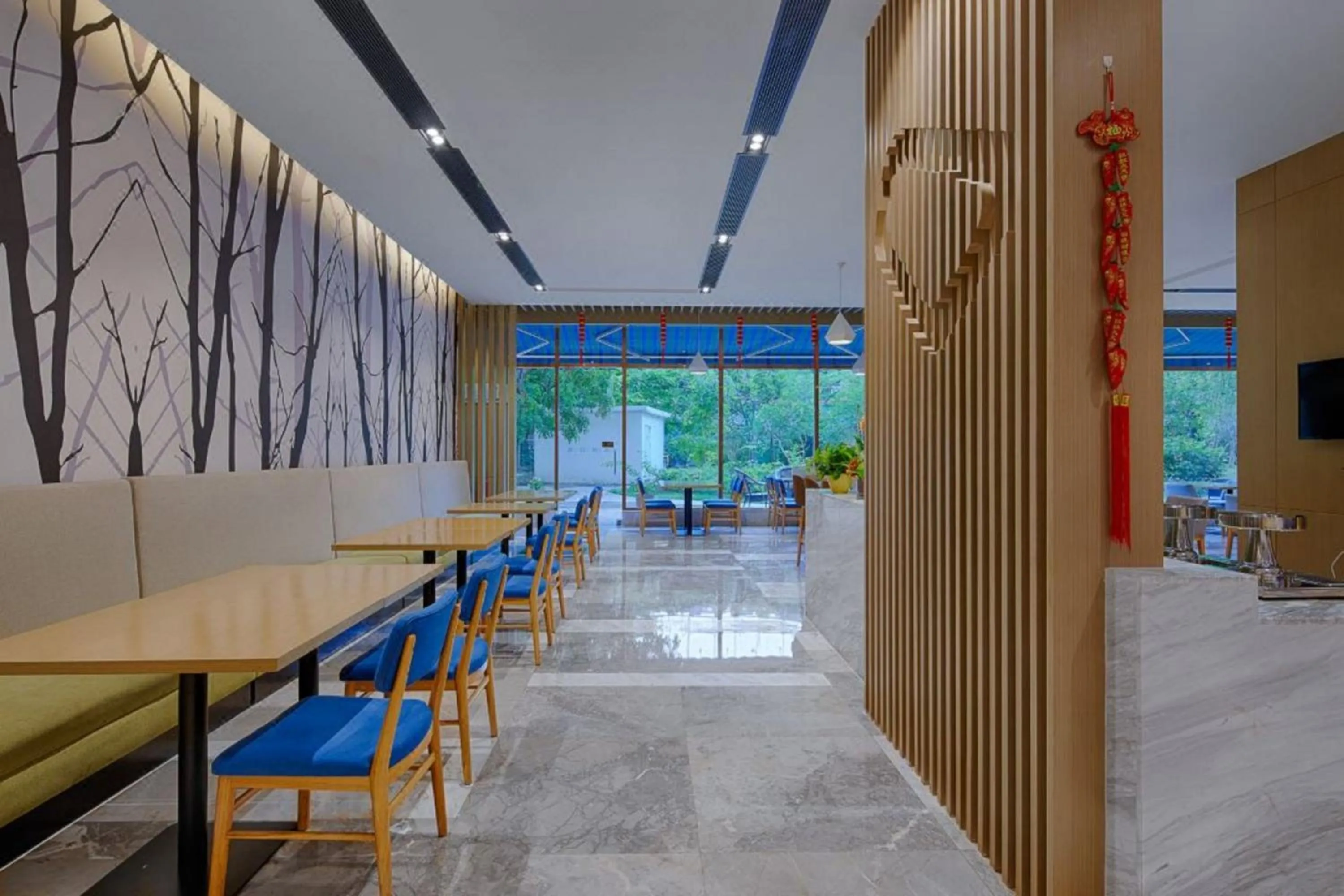 Restaurant/places to eat in Guangzhou Baiyun Airport Rejoice by Argyle Hotel Rehe Metro Exit B --Free shuttle bus is provided during the 138th Canton Fair