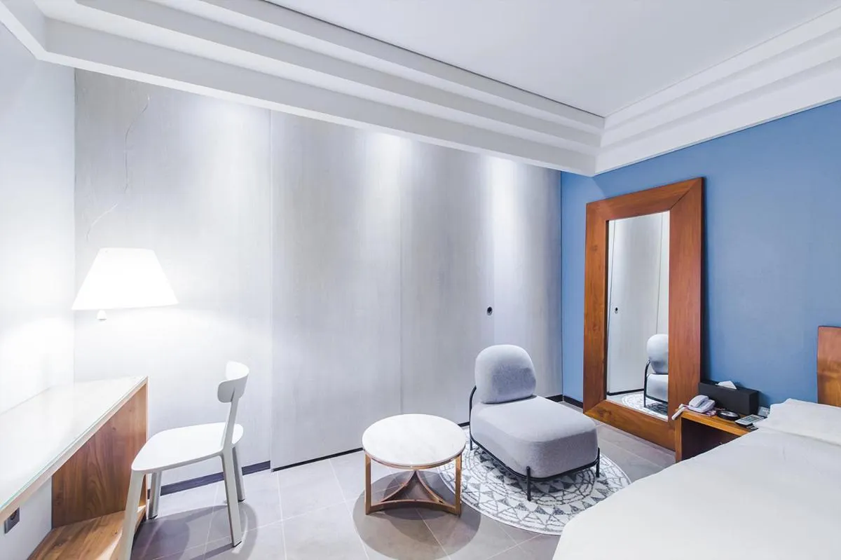 Bed in Soho Hotel Airport