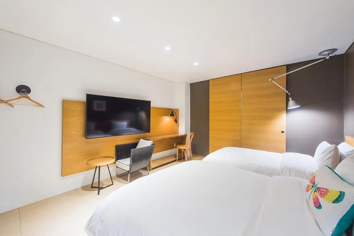 Bed in Soho Hotel Airport