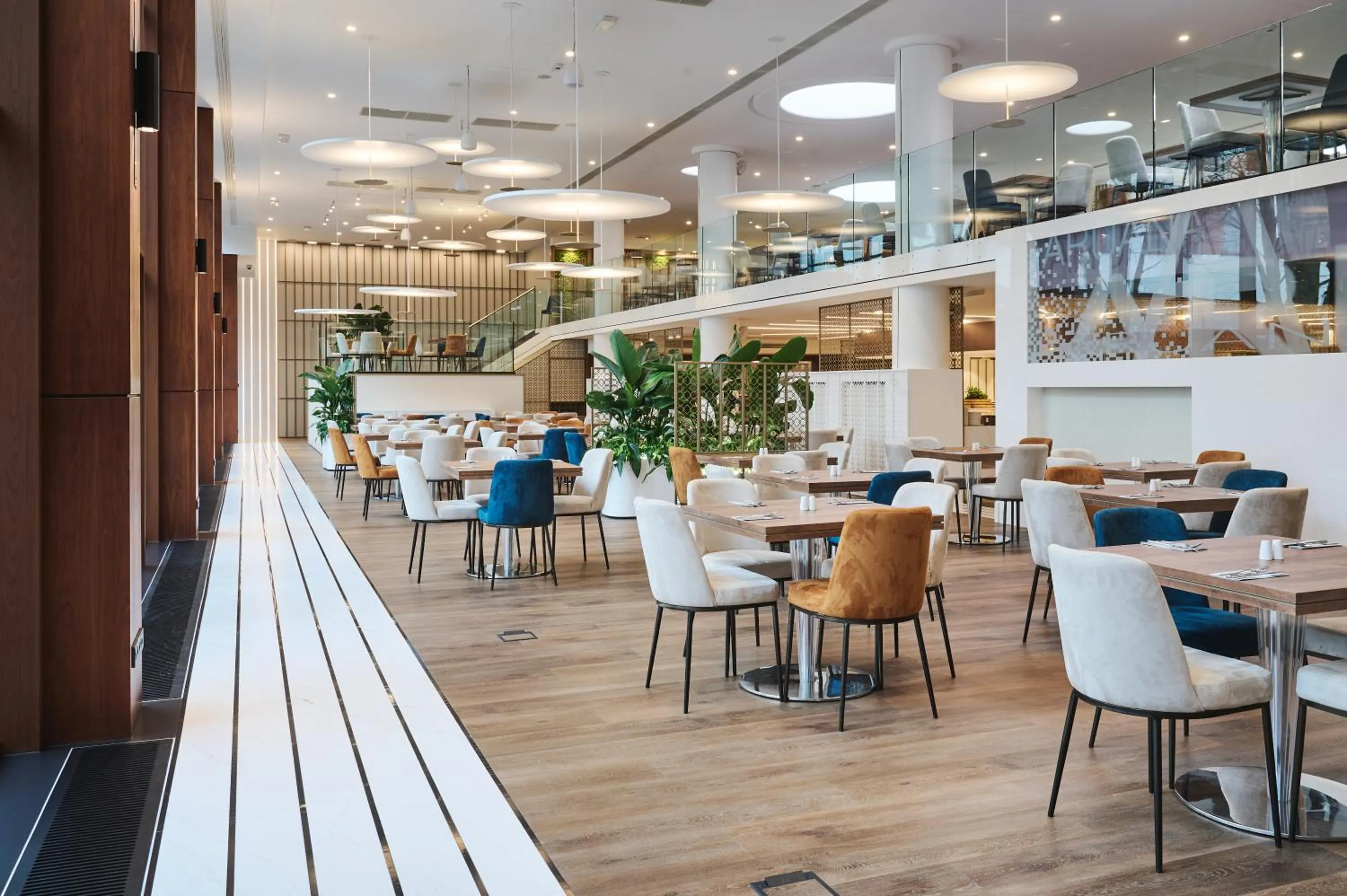 Restaurant/places to eat in Hotel Narvil Conference & Spa