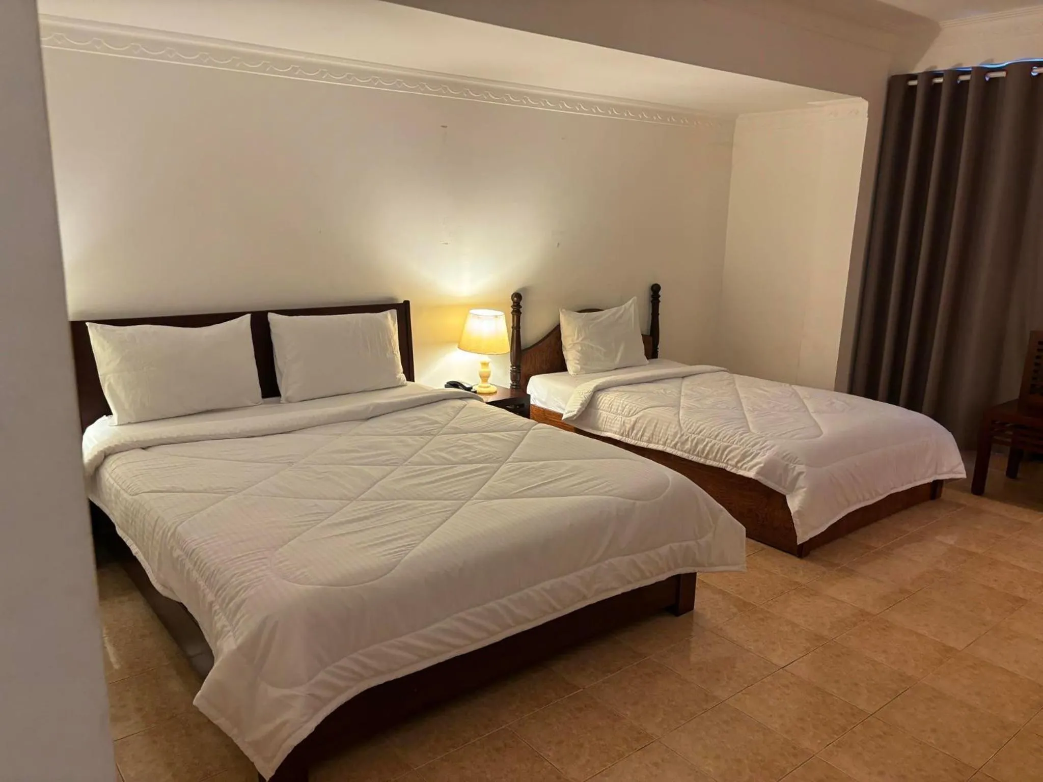 Phung Long Hotel