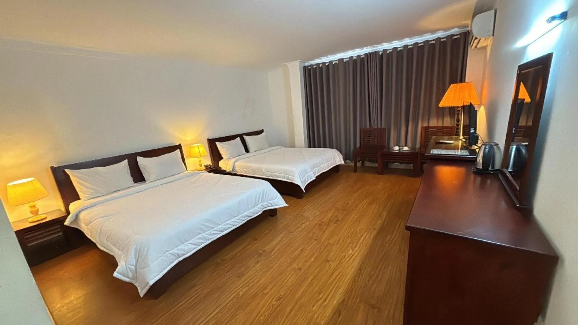 Phung Long Hotel