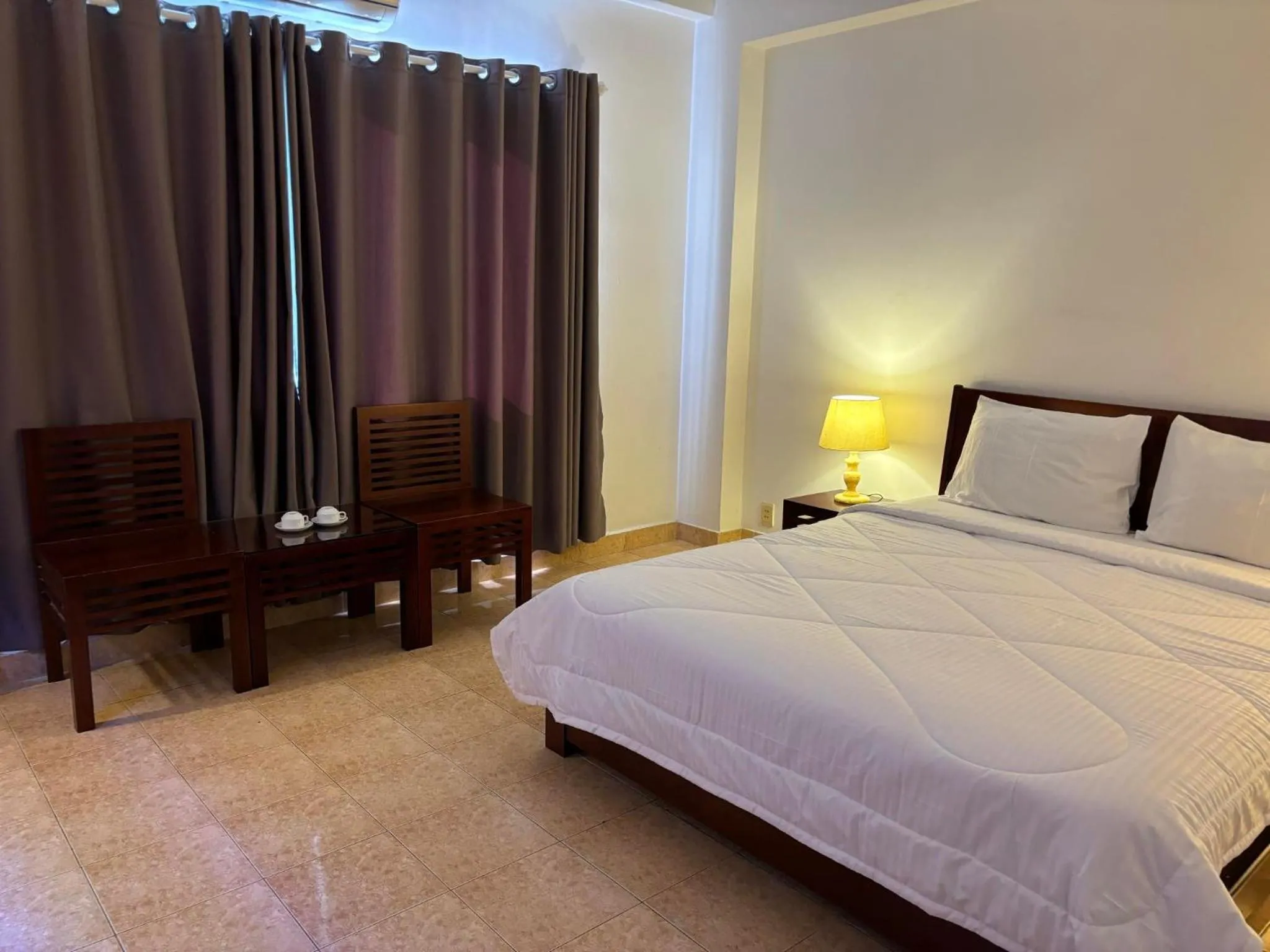 Phung Long Hotel
