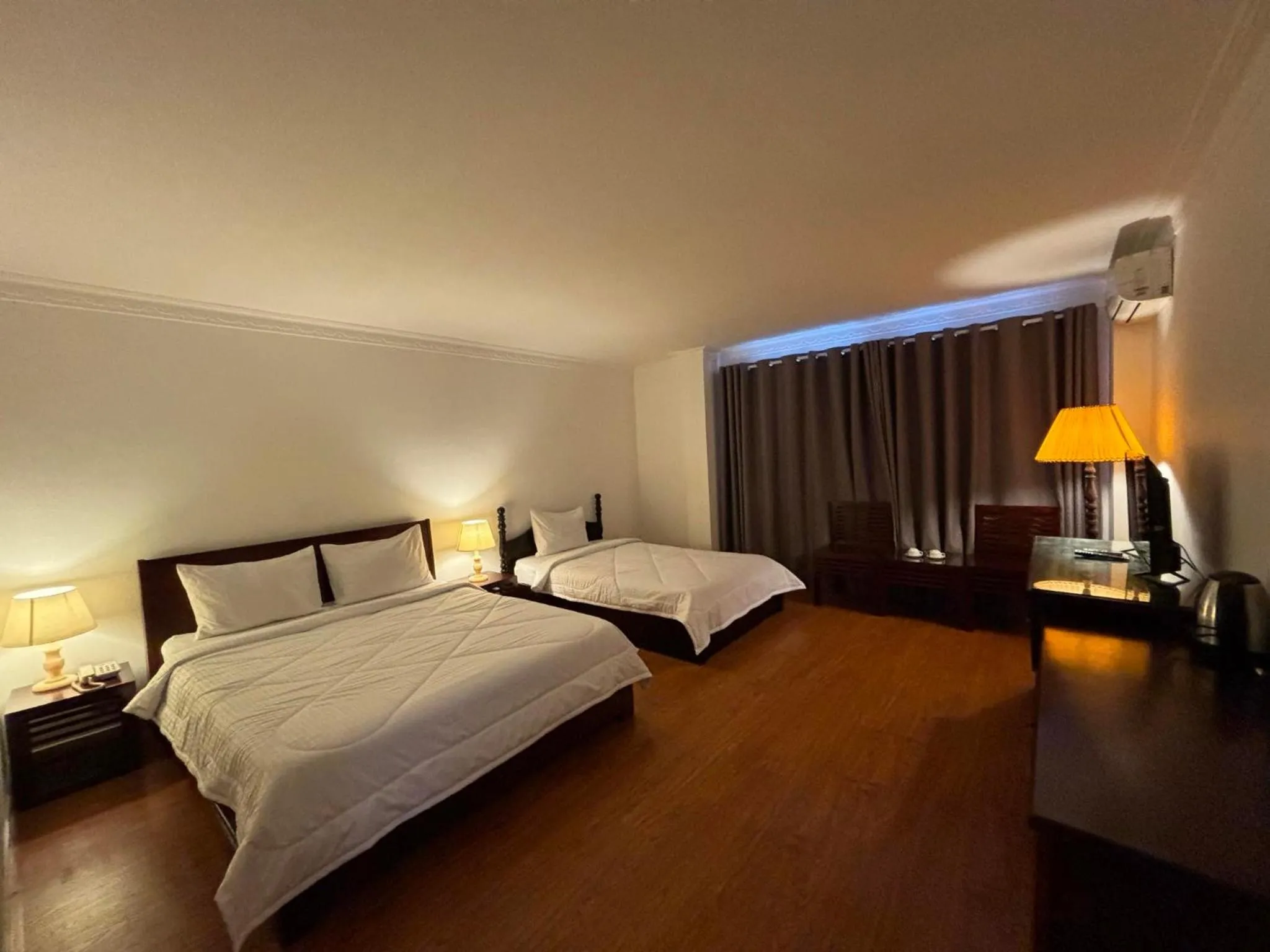 Phung Long Hotel