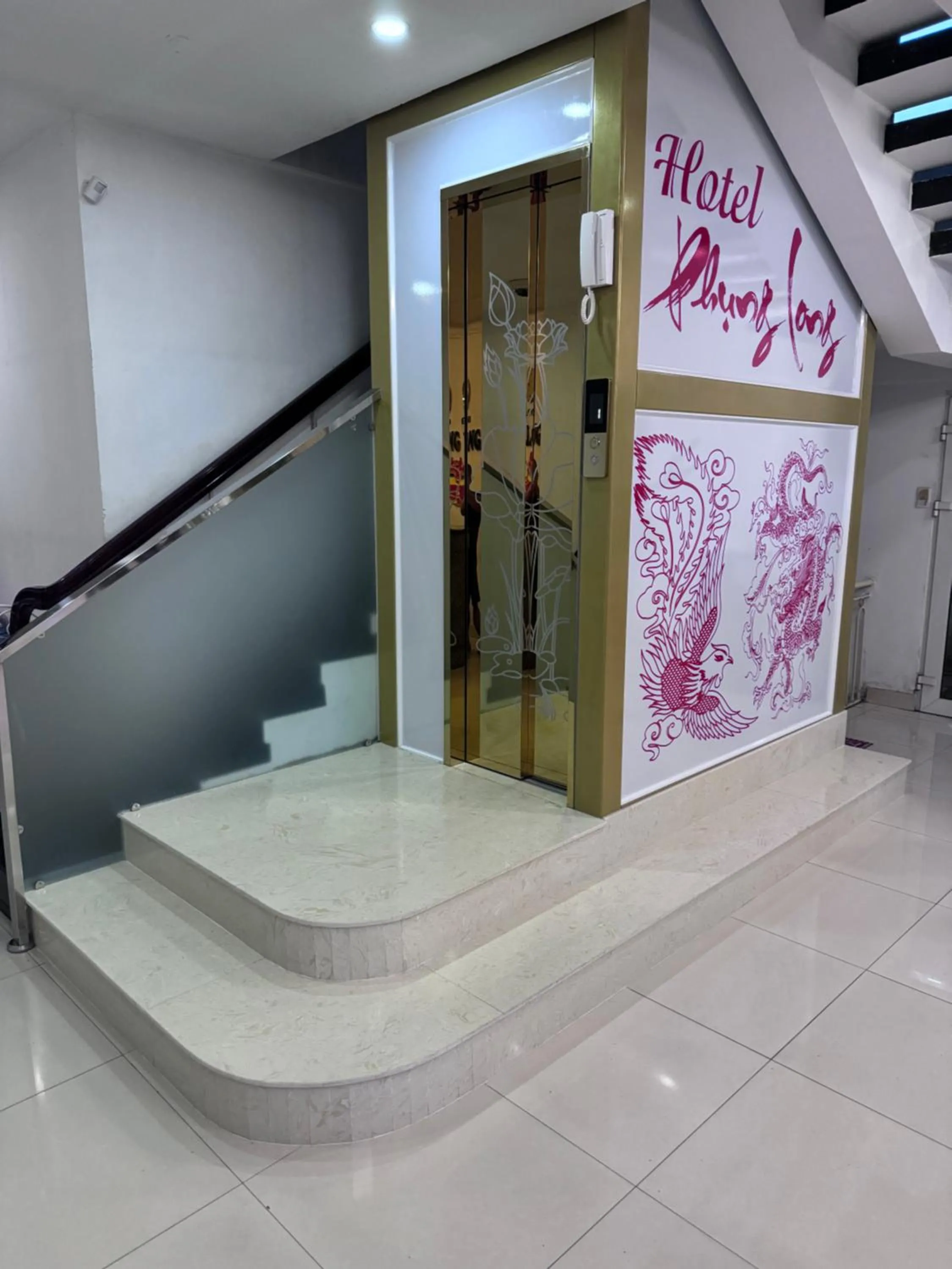 Phung Long Hotel