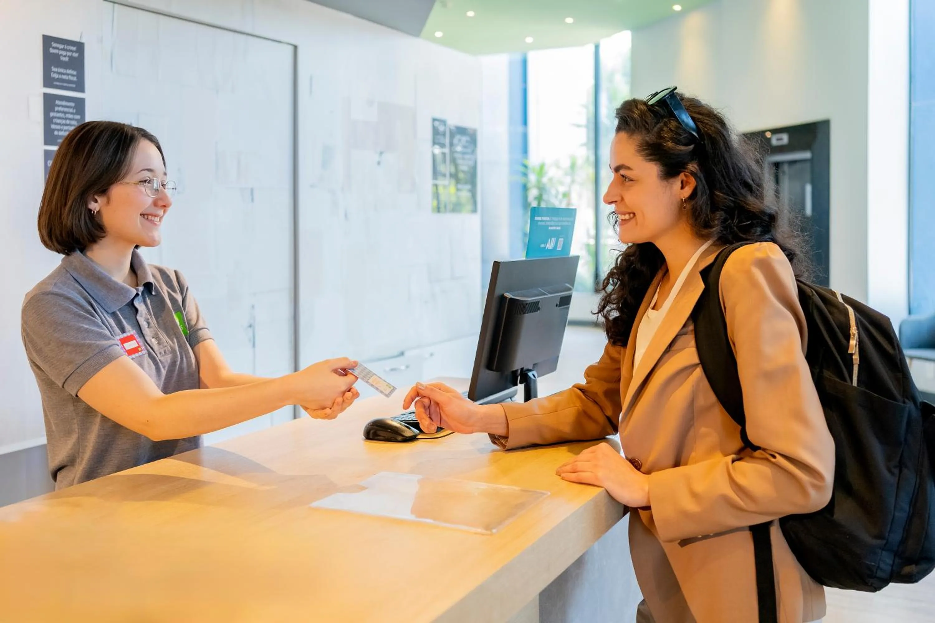 Lobby or reception in ibis Styles Sorocaba Santa Rosalia