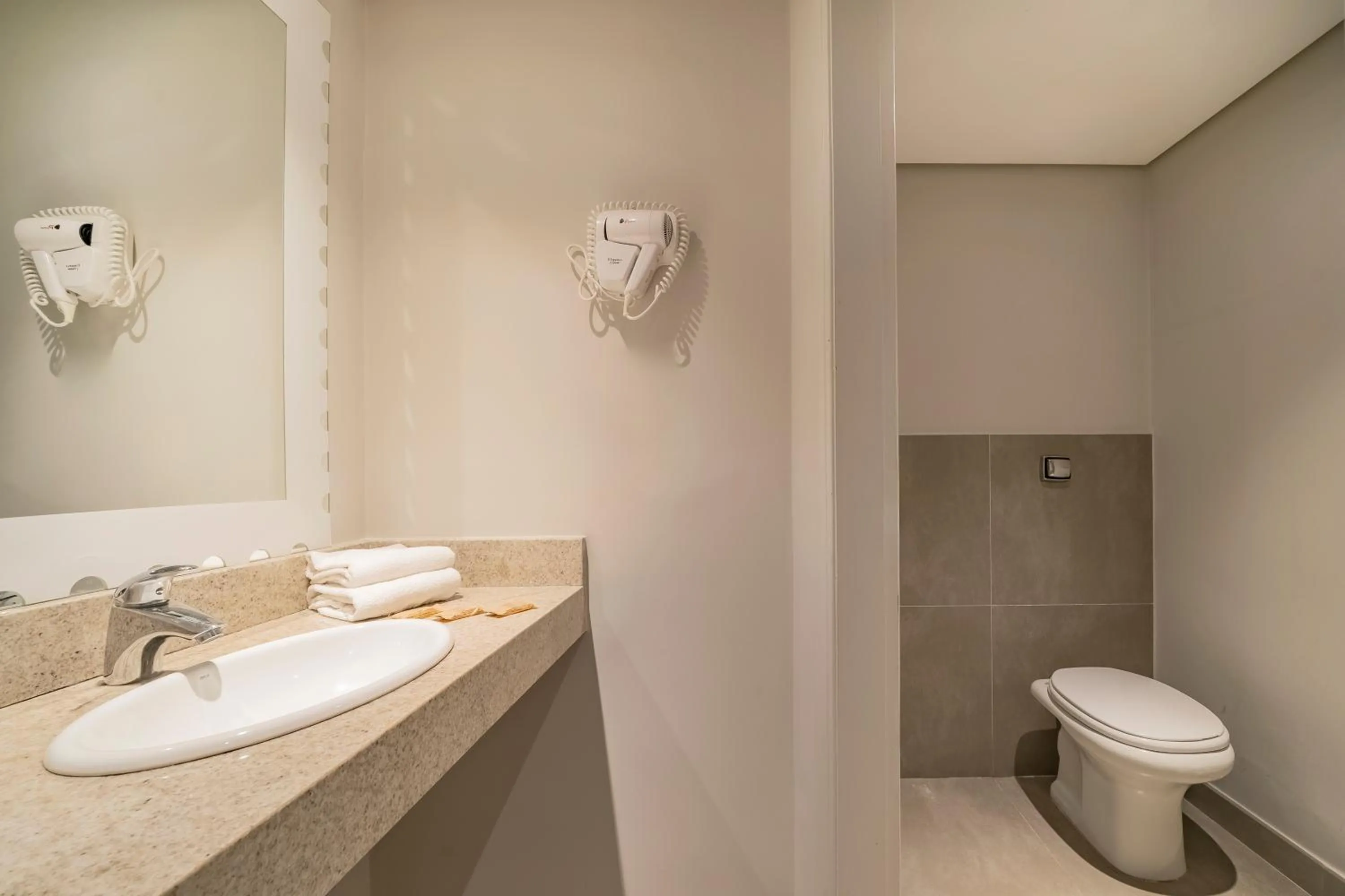 Bathroom in ibis Styles Sorocaba Santa Rosalia