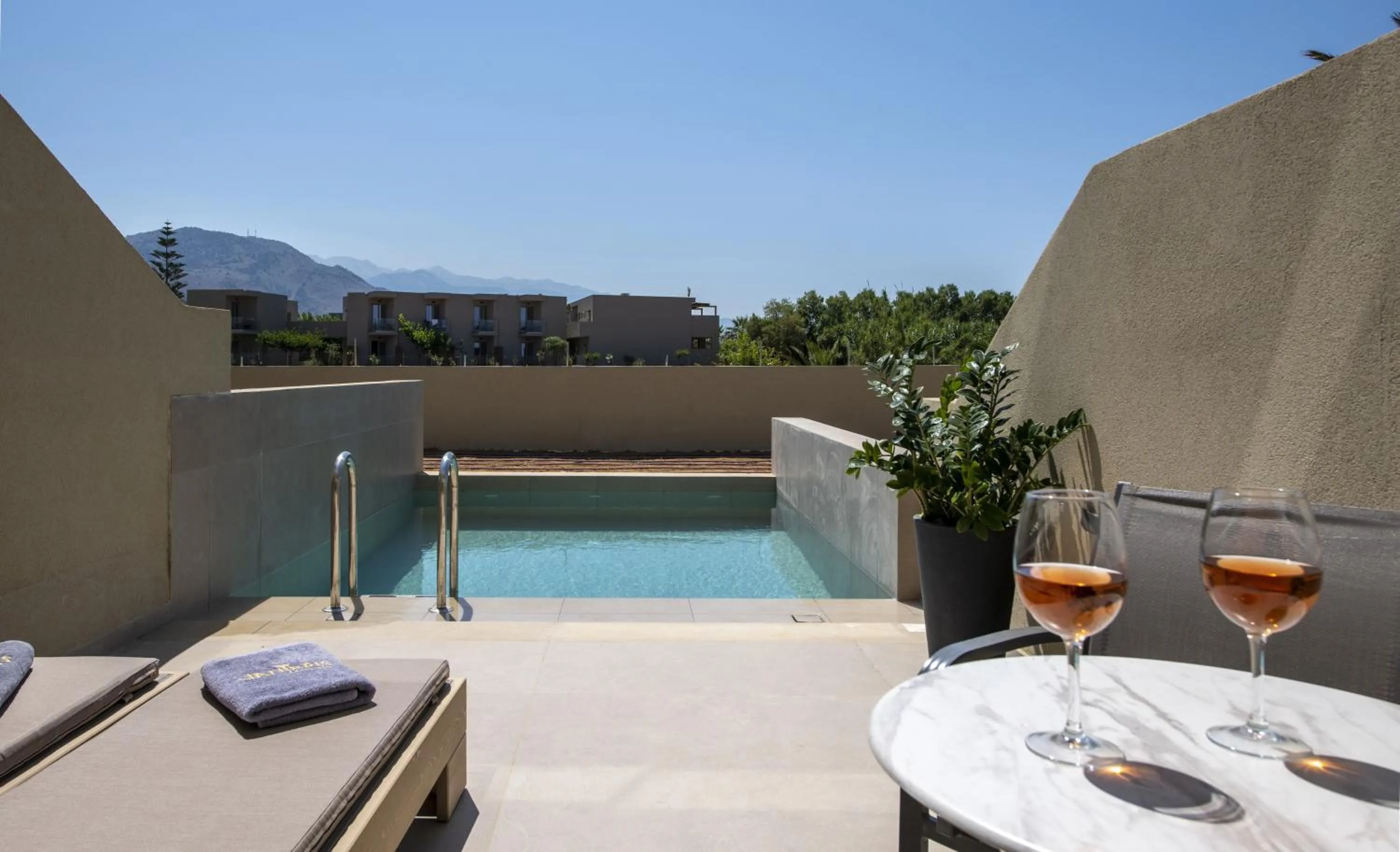 Vantaris Luxury Beach Resort