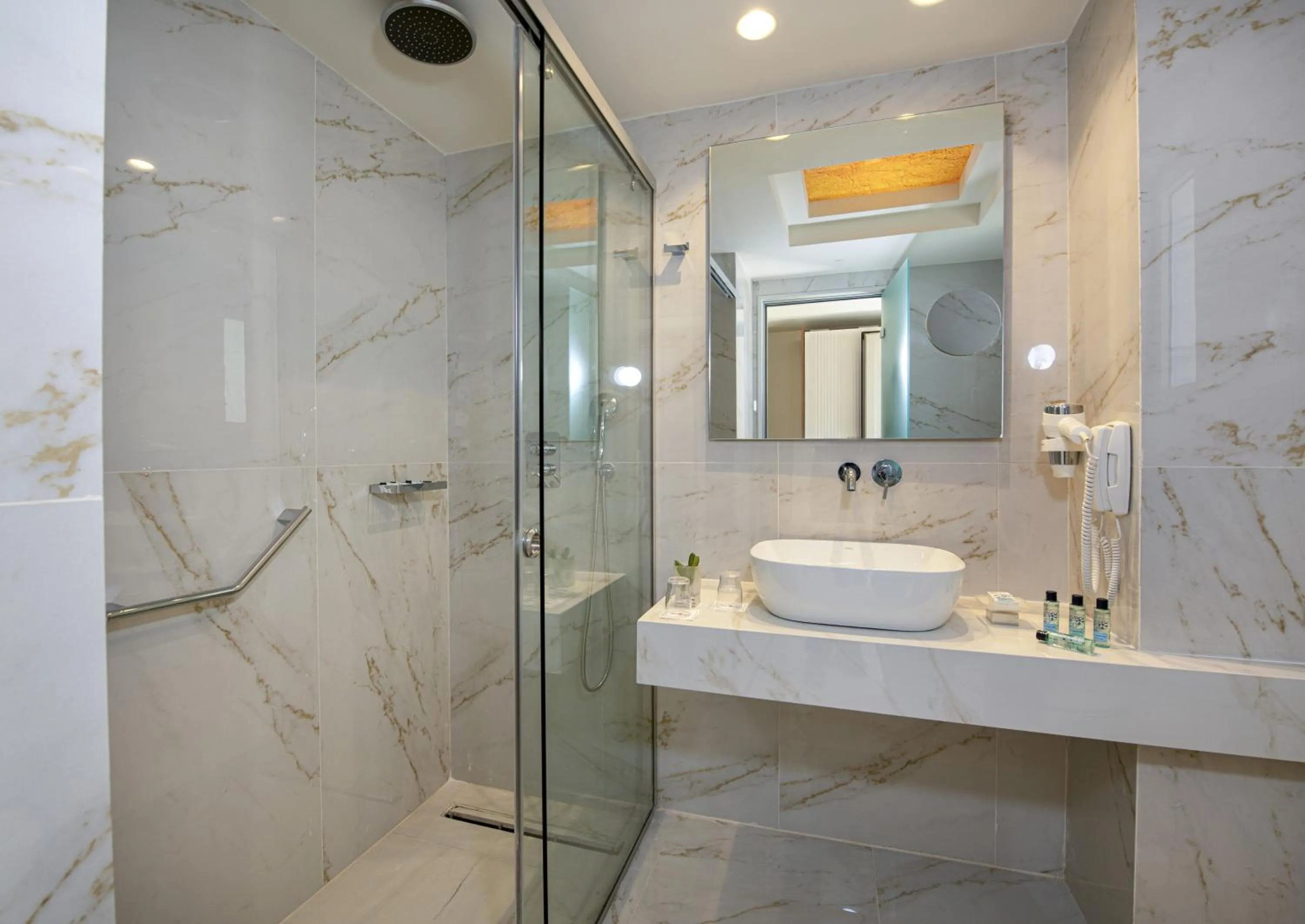 Vantaris Luxury Beach Resort