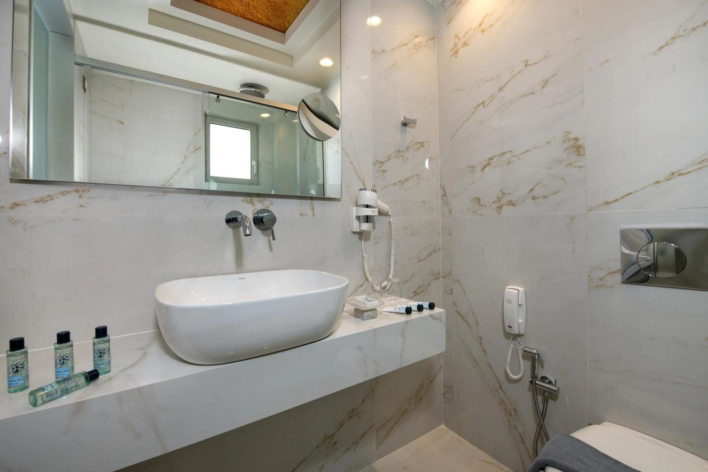 Vantaris Luxury Beach Resort