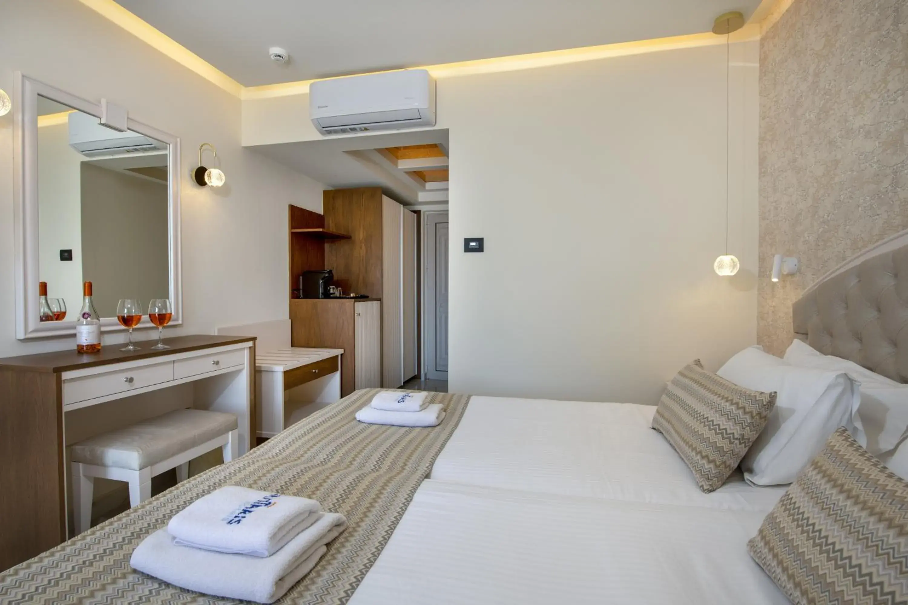 Bed in Vantaris Luxury Beach Resort Bed in Vantaris Luxury Beach Resort