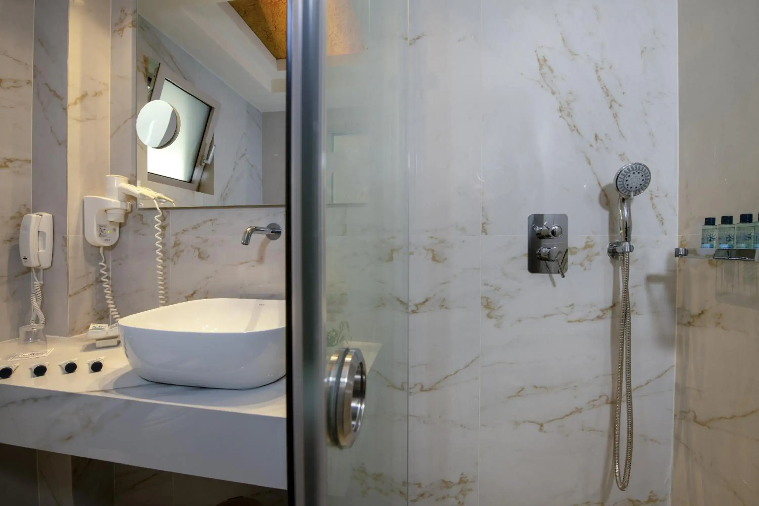 Vantaris Luxury Beach Resort Vantaris Luxury Beach Resort