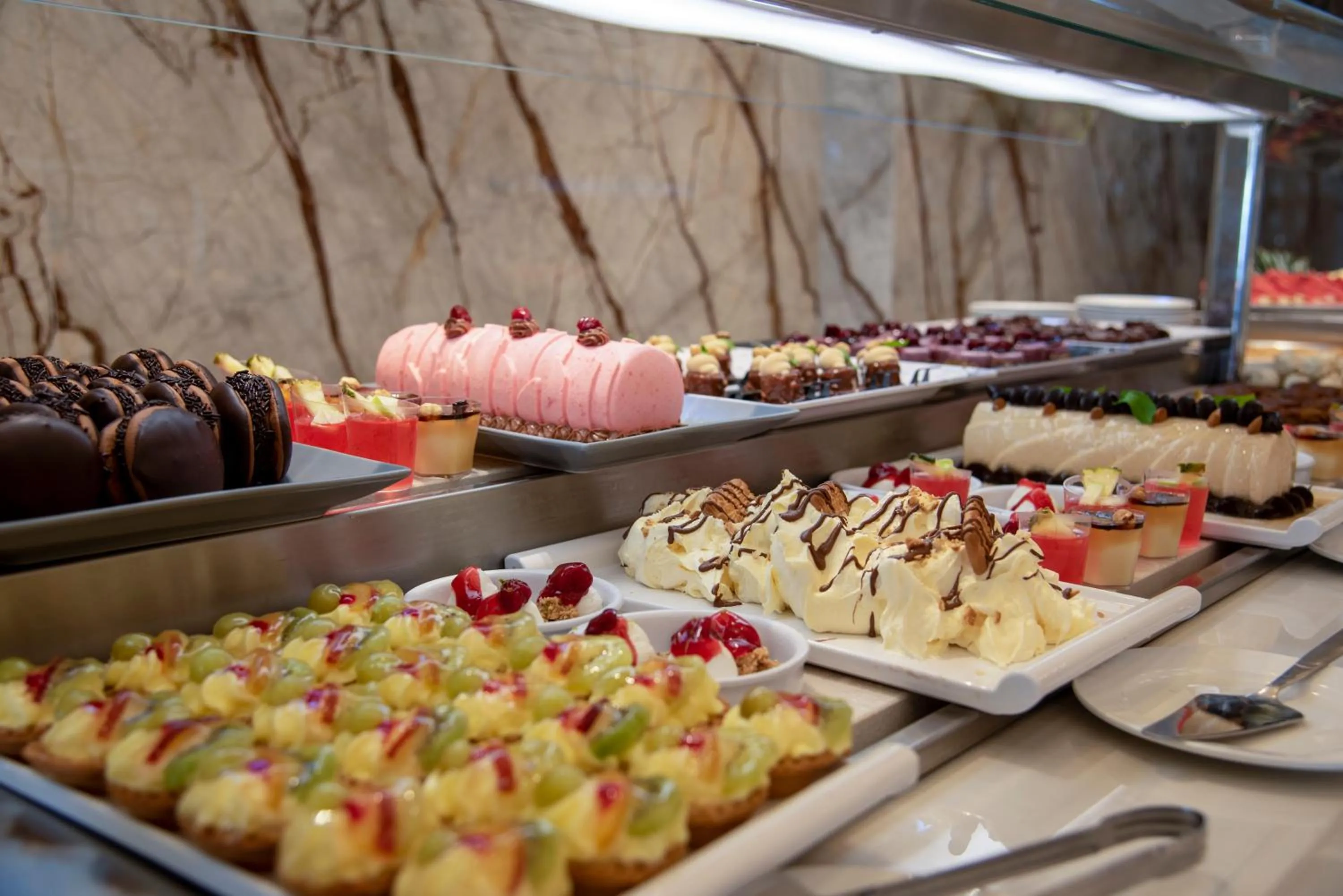 Vantaris Luxury Beach Resort