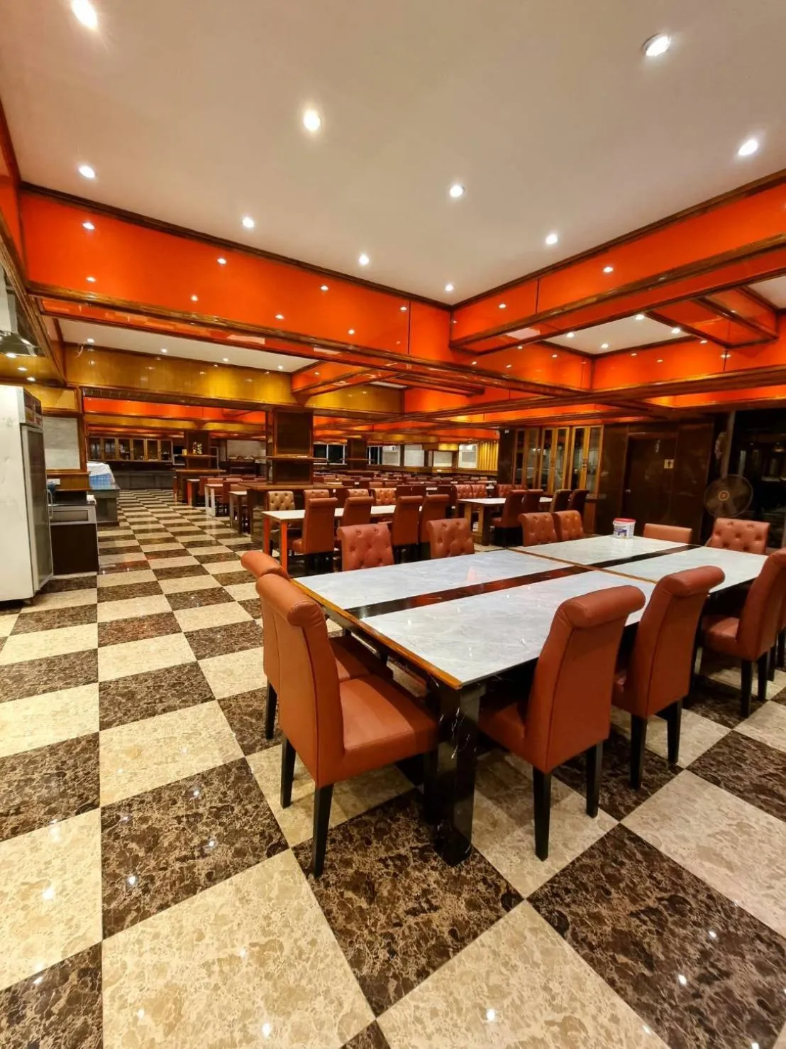 Restaurant/places to eat in Grand Parazo Hotel Suvarnbhumi Airport