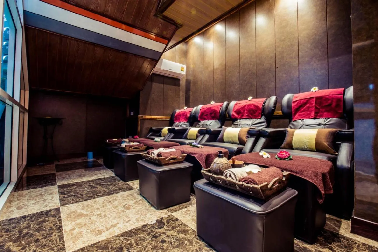 Massage in Grand Parazo Hotel Suvarnbhumi Airport