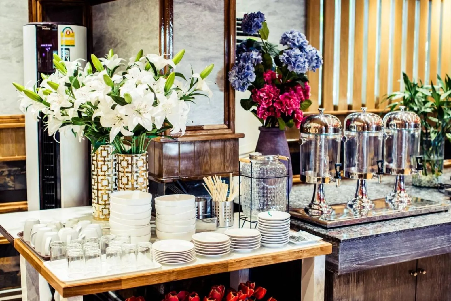 Restaurant/places to eat in Grand Parazo Hotel Suvarnbhumi Airport