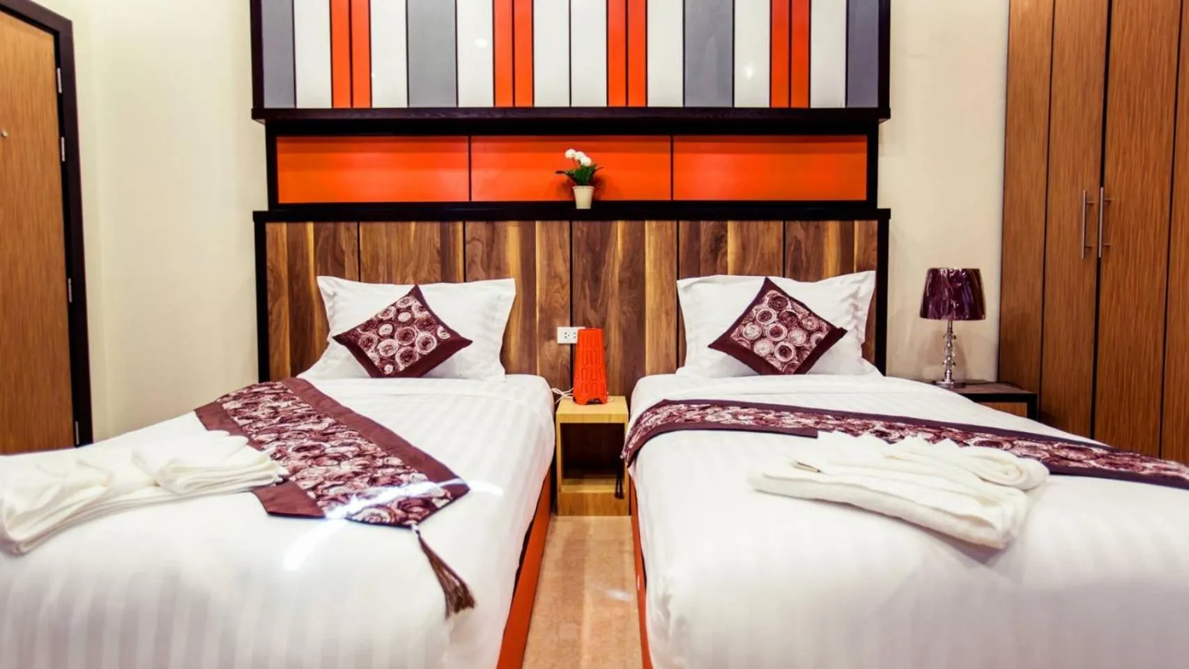 Bed in Grand Parazo Hotel Suvarnbhumi Airport
