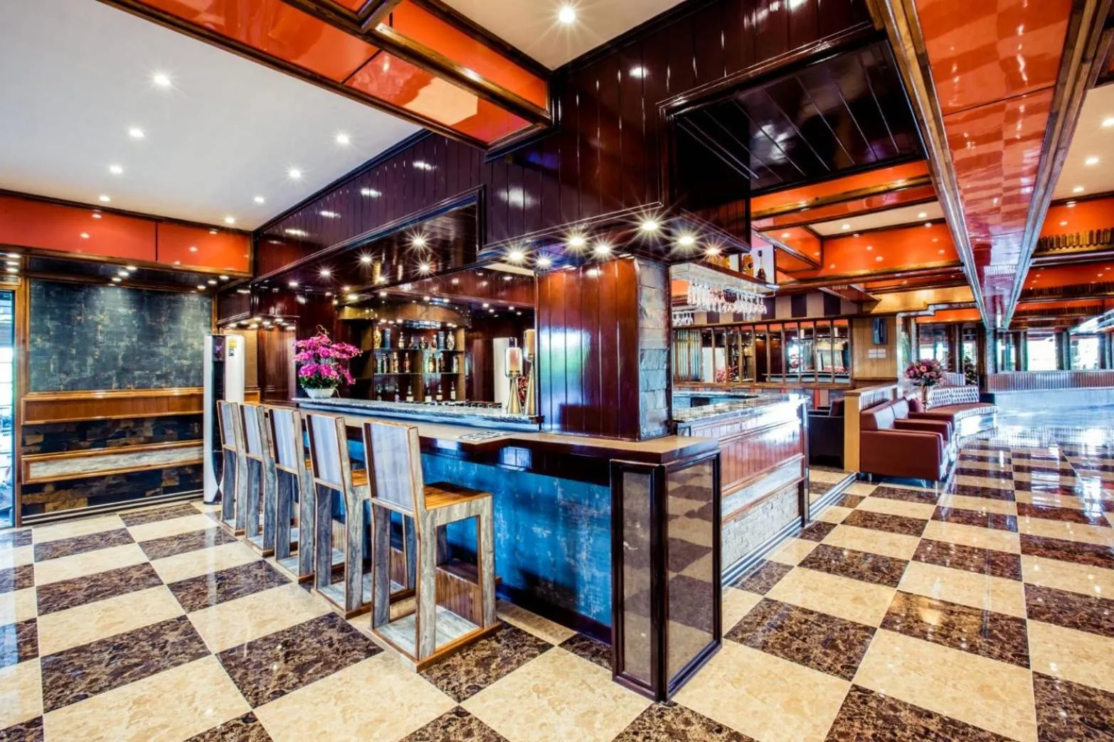 Lounge or bar in Grand Parazo Hotel Suvarnbhumi Airport