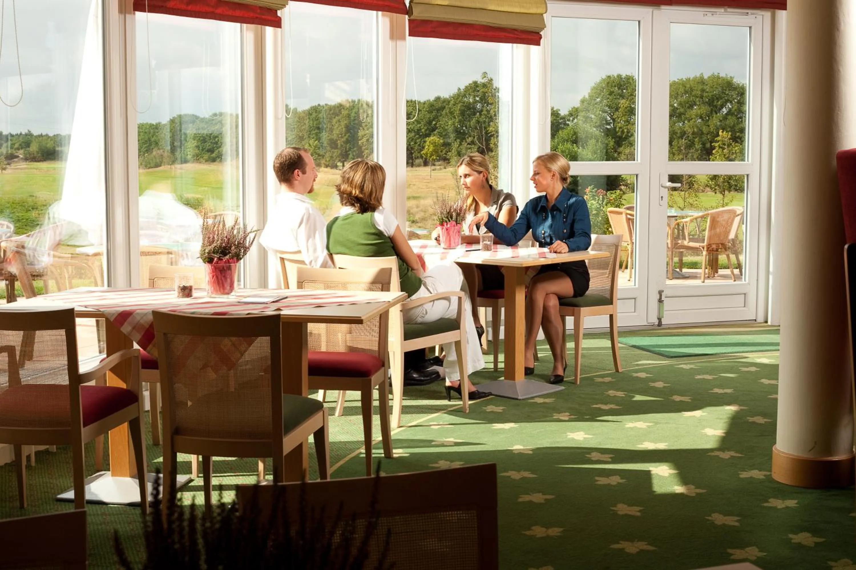 Restaurant/places to eat in Castello Apartments