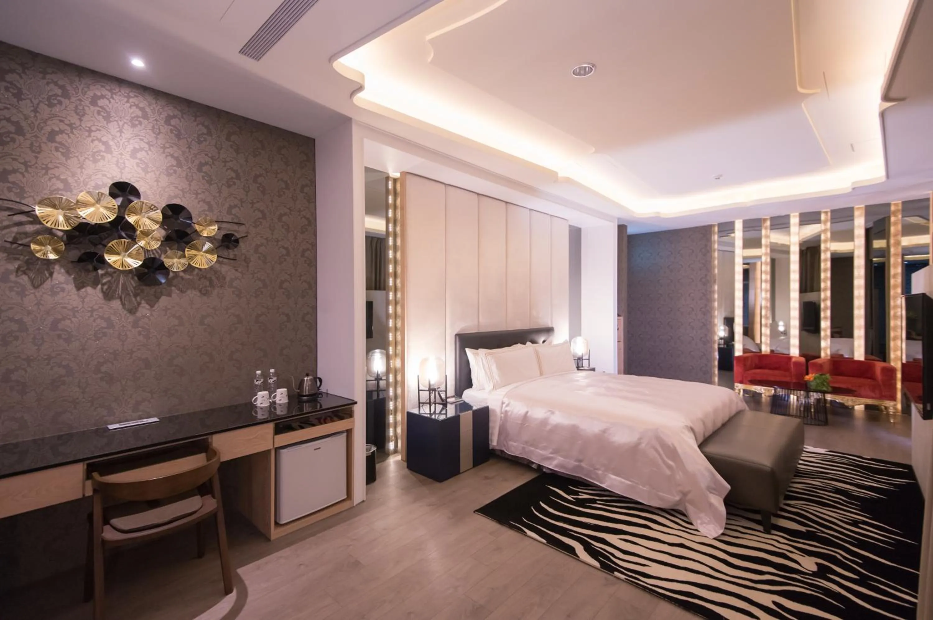 Bed in J Moon Villa Motel