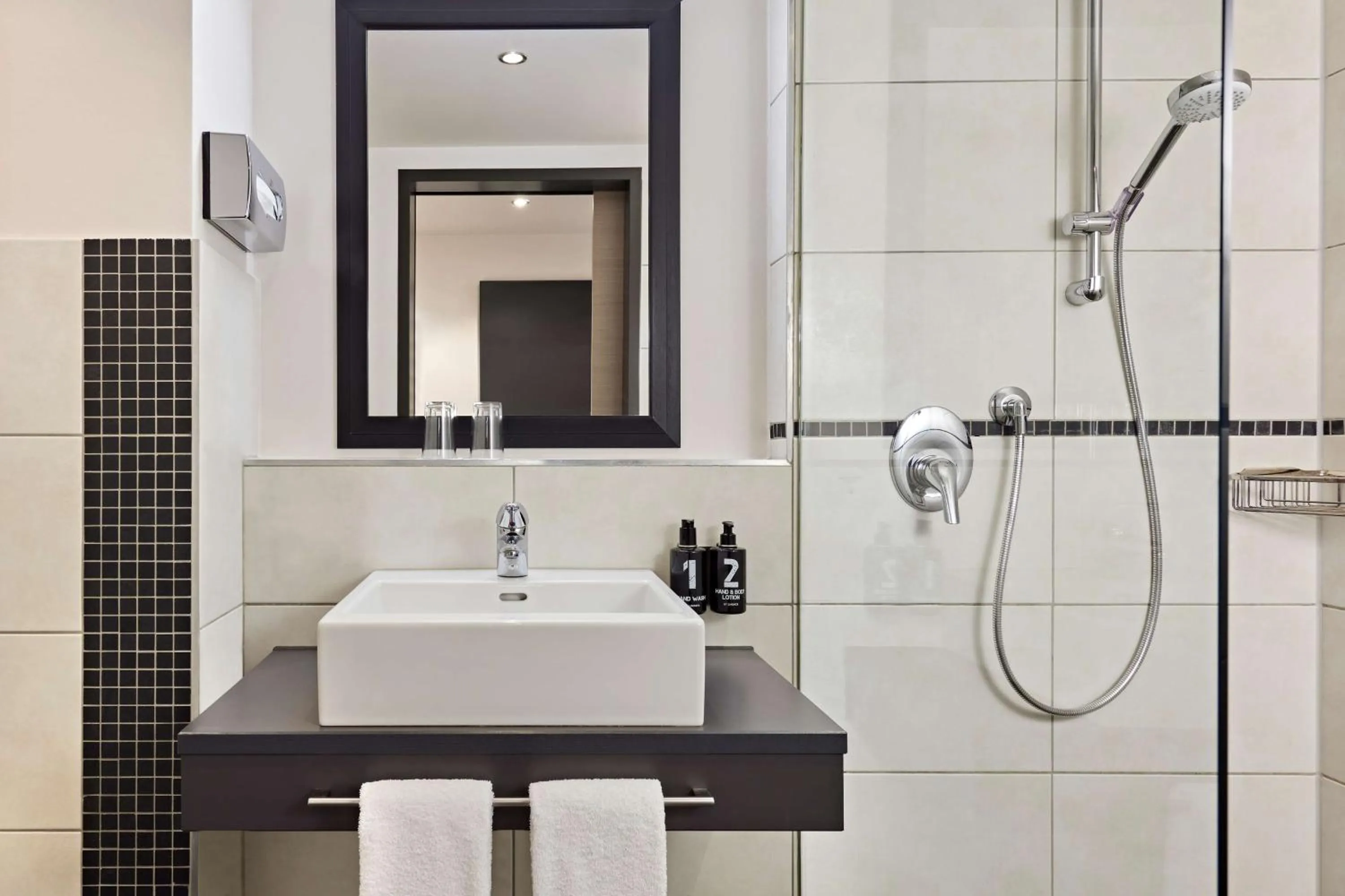 Shower in Nürburgring Motorsport Hotel