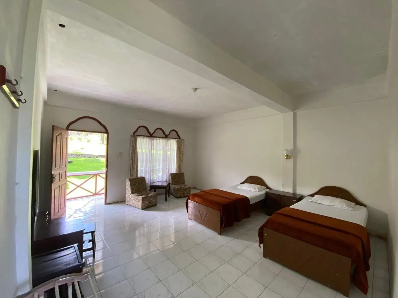 Twin Room in Sibayak Multinational Rest House Twin Room in Sibayak Multinational Rest House