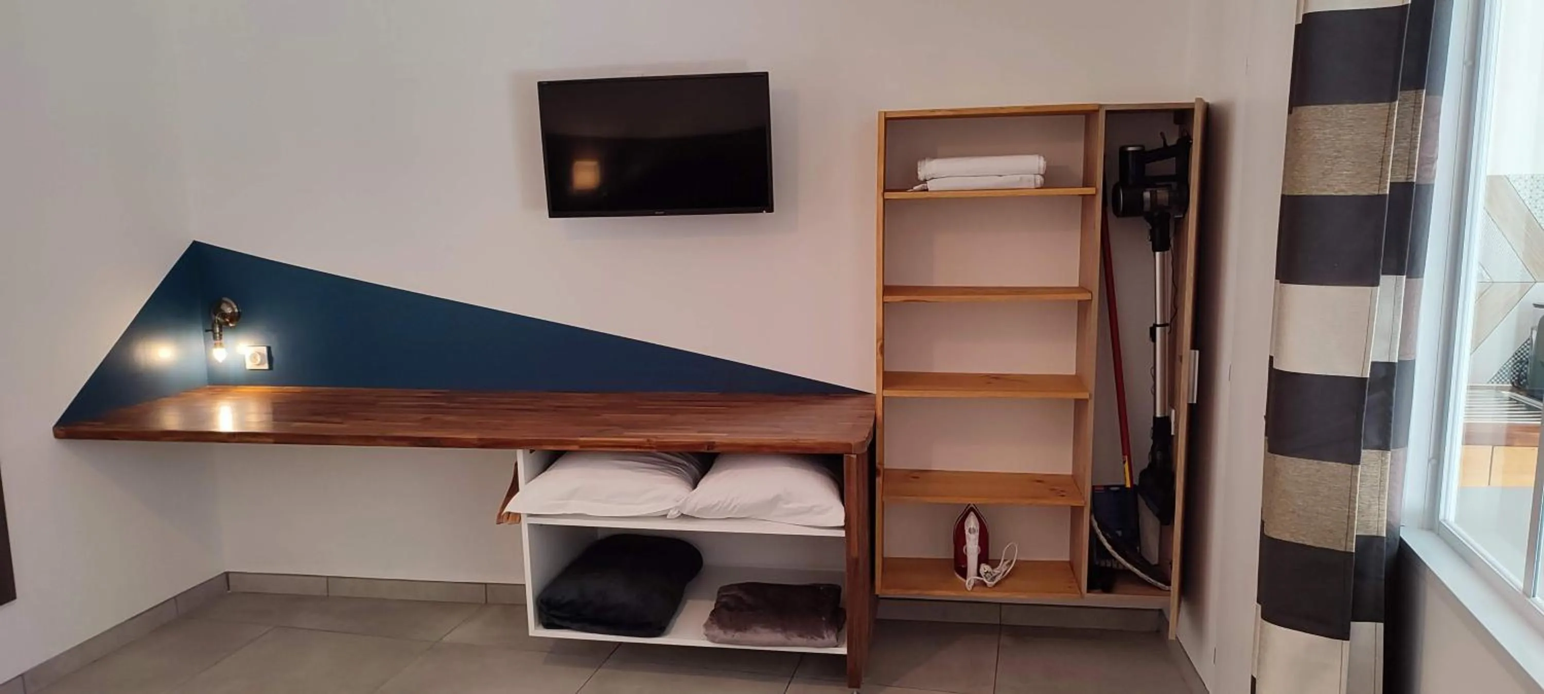 Bedroom in Mauguio Center Hôtel