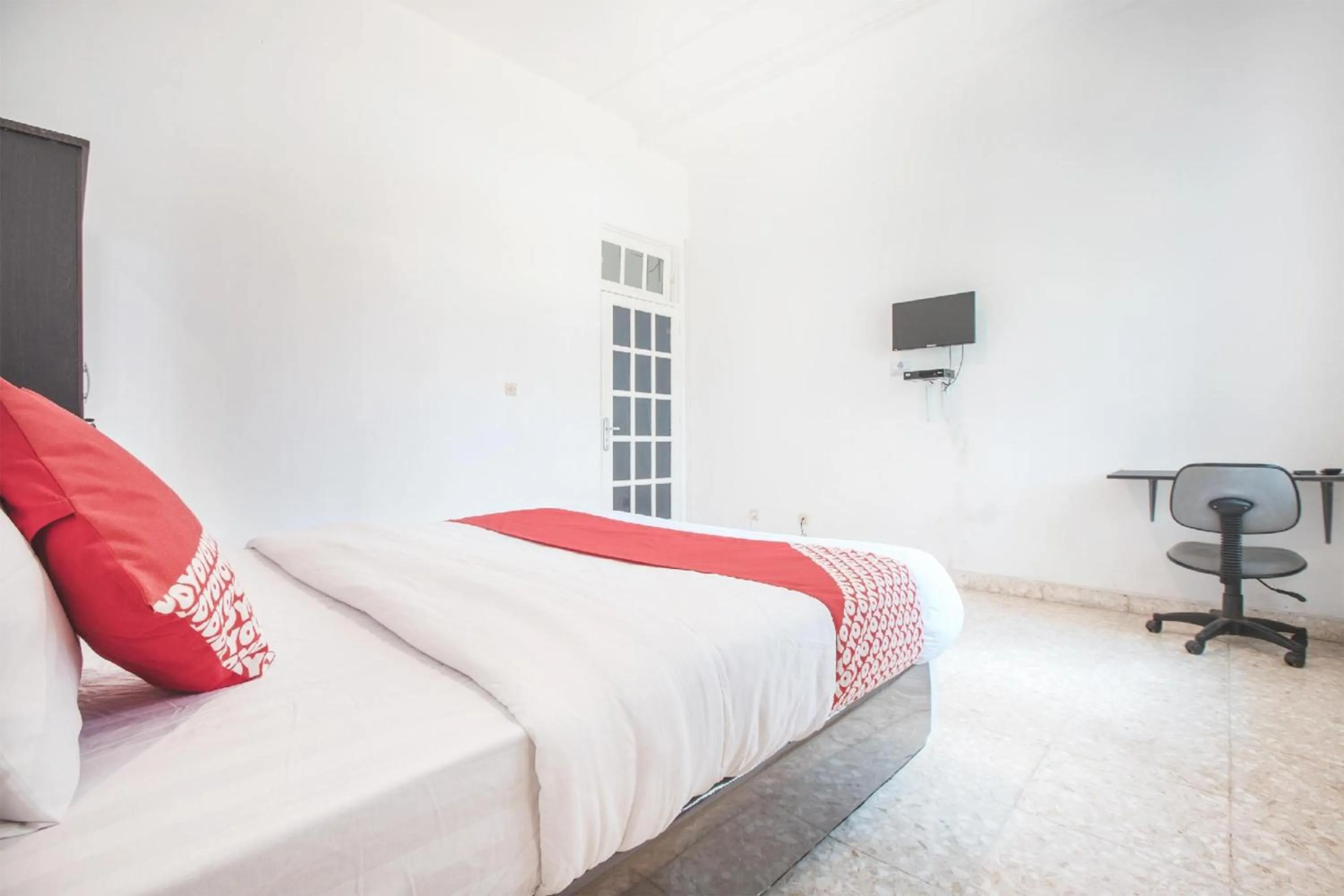 Bedroom, Bed in Capital O 332 Residence G17 Kemang