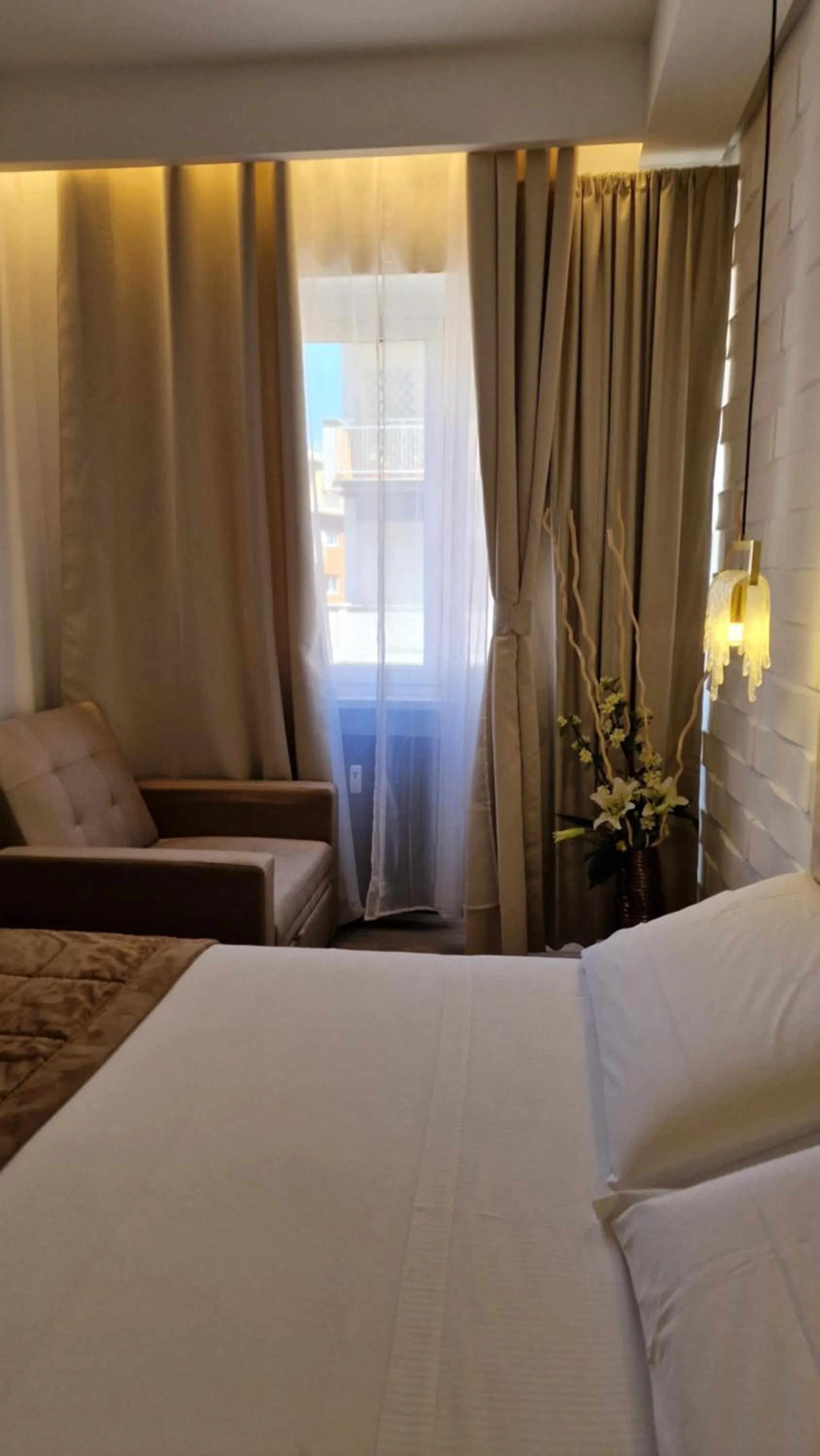 Bedroom, Bed in Livingvaticano