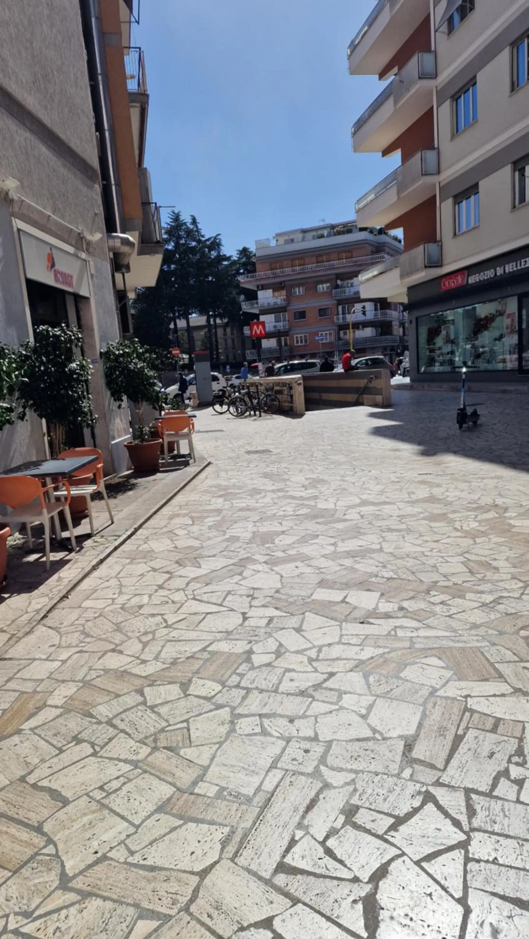 Property building in Livingvaticano