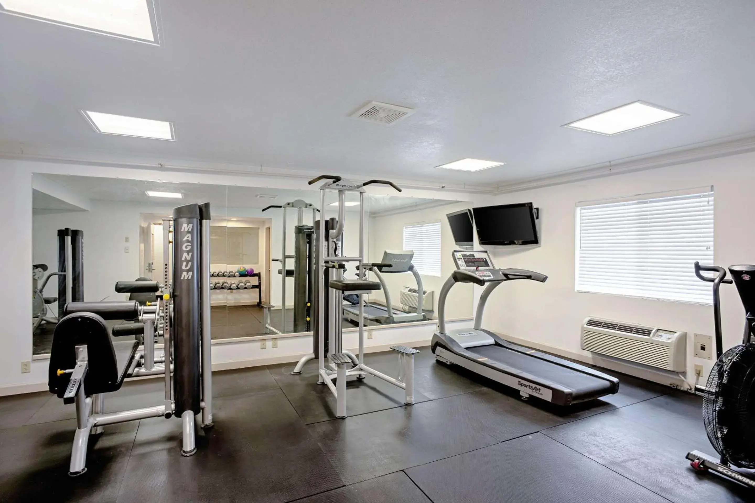 Fitness centre/facilities in Quality Inn Frontier at US Hwy 30 Fitness centre/facilities in Quality Inn Frontier at US Hwy 30