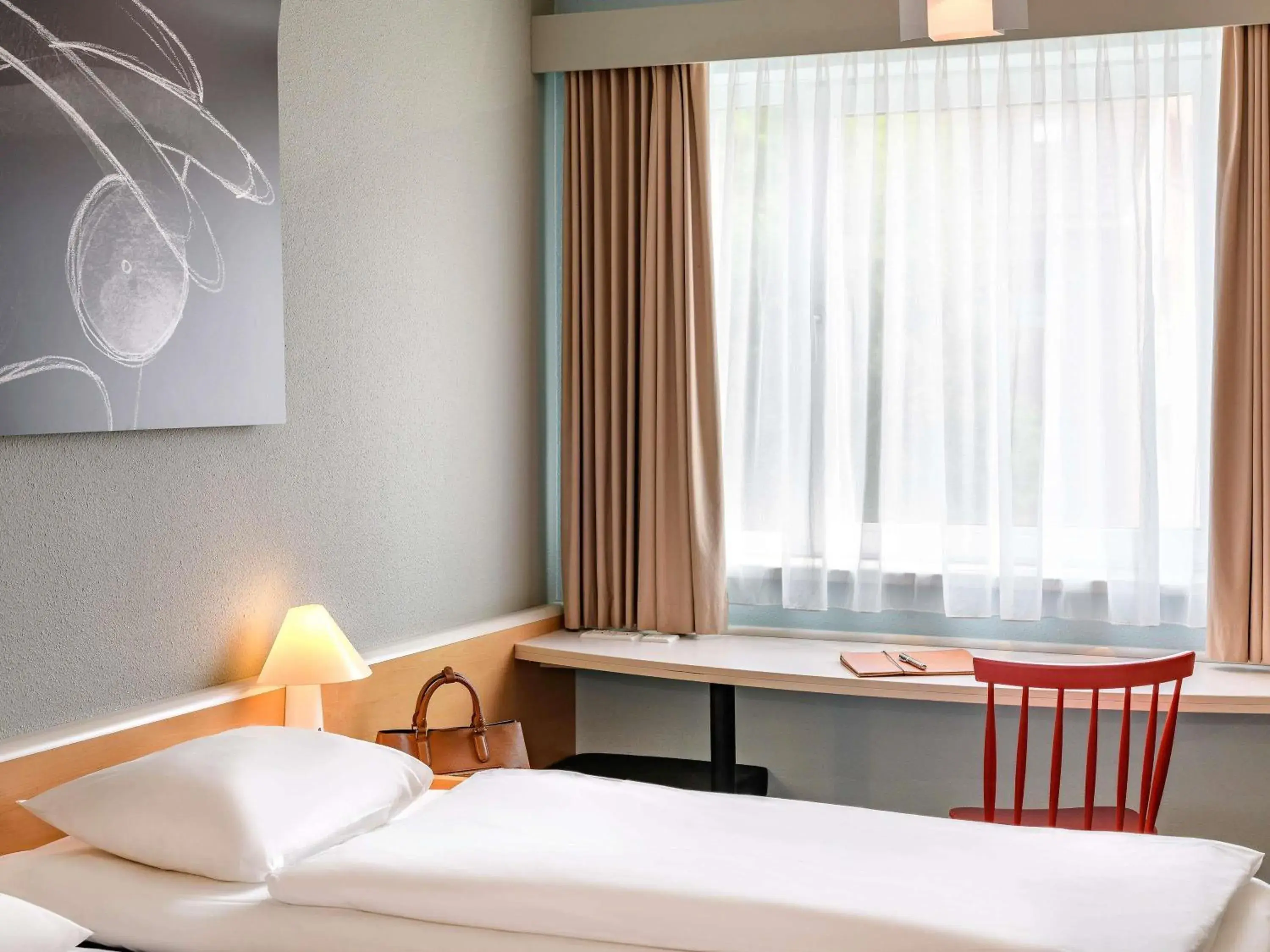 Bedroom, Bed in ibis Hamburg Alsterring Bedroom, Bed in ibis Hamburg Alsterring