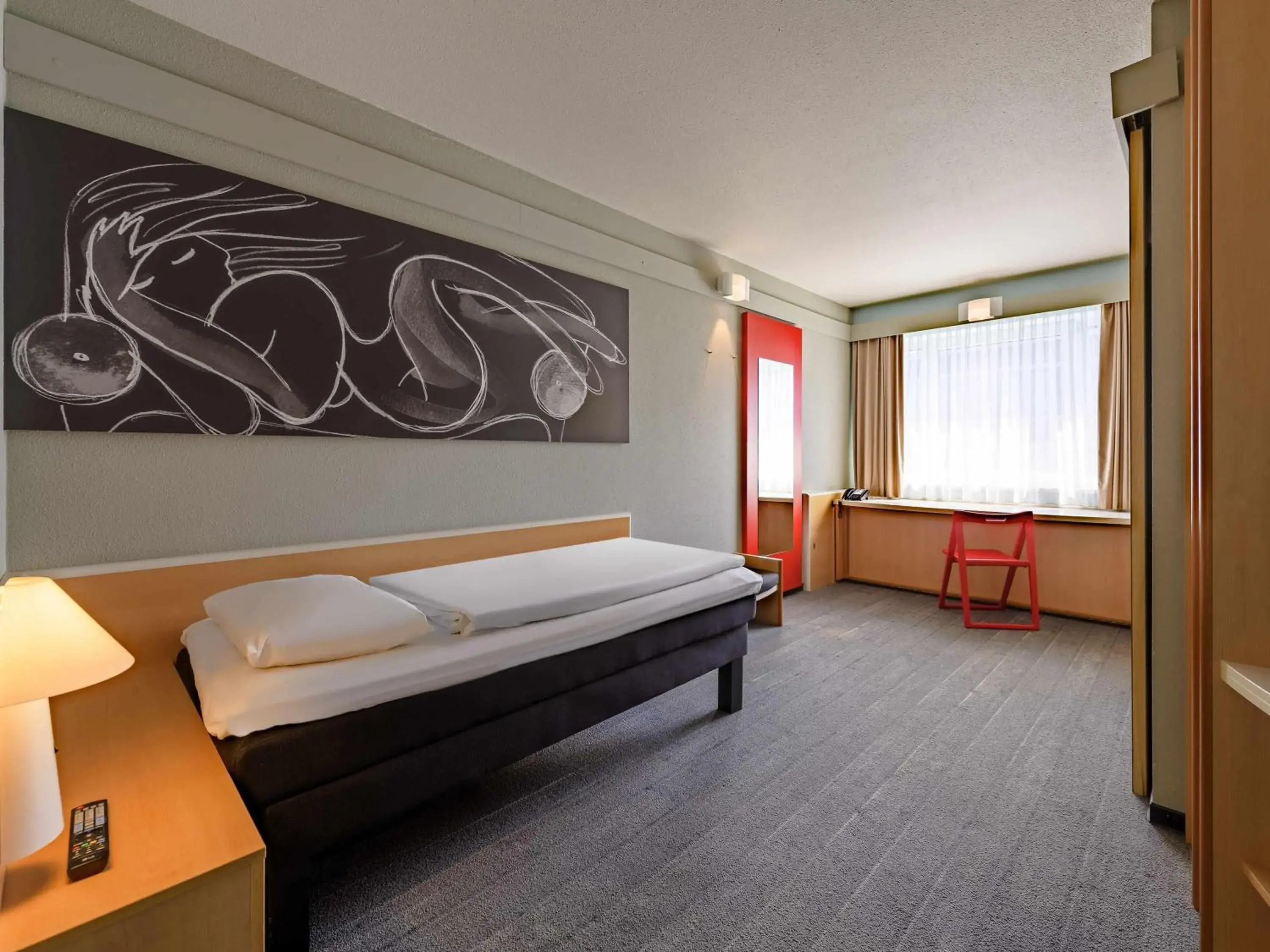 Bedroom, Bed in ibis Hamburg Alsterring Bedroom, Bed in ibis Hamburg Alsterring