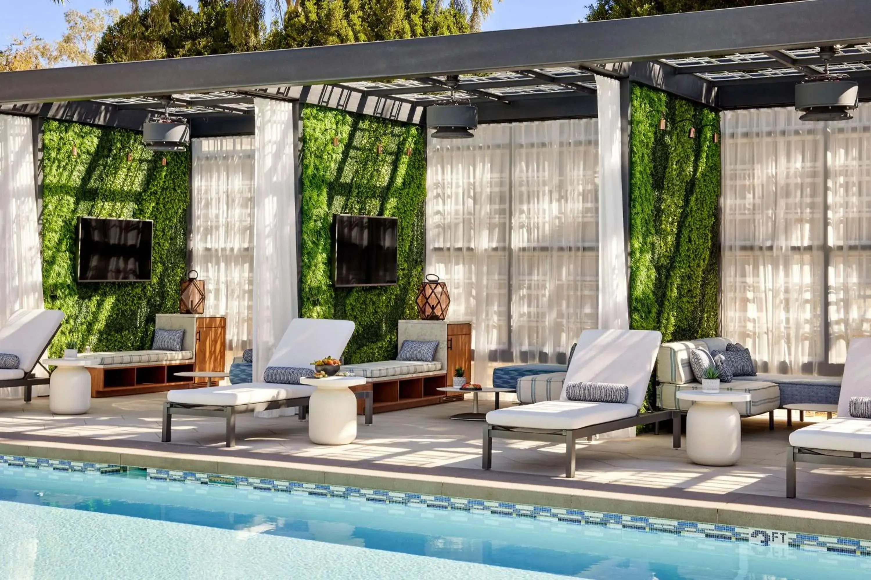 Pool view in Arizona Biltmore, LXR Hotels & Resorts Pool view in Arizona Biltmore, LXR Hotels & Resorts